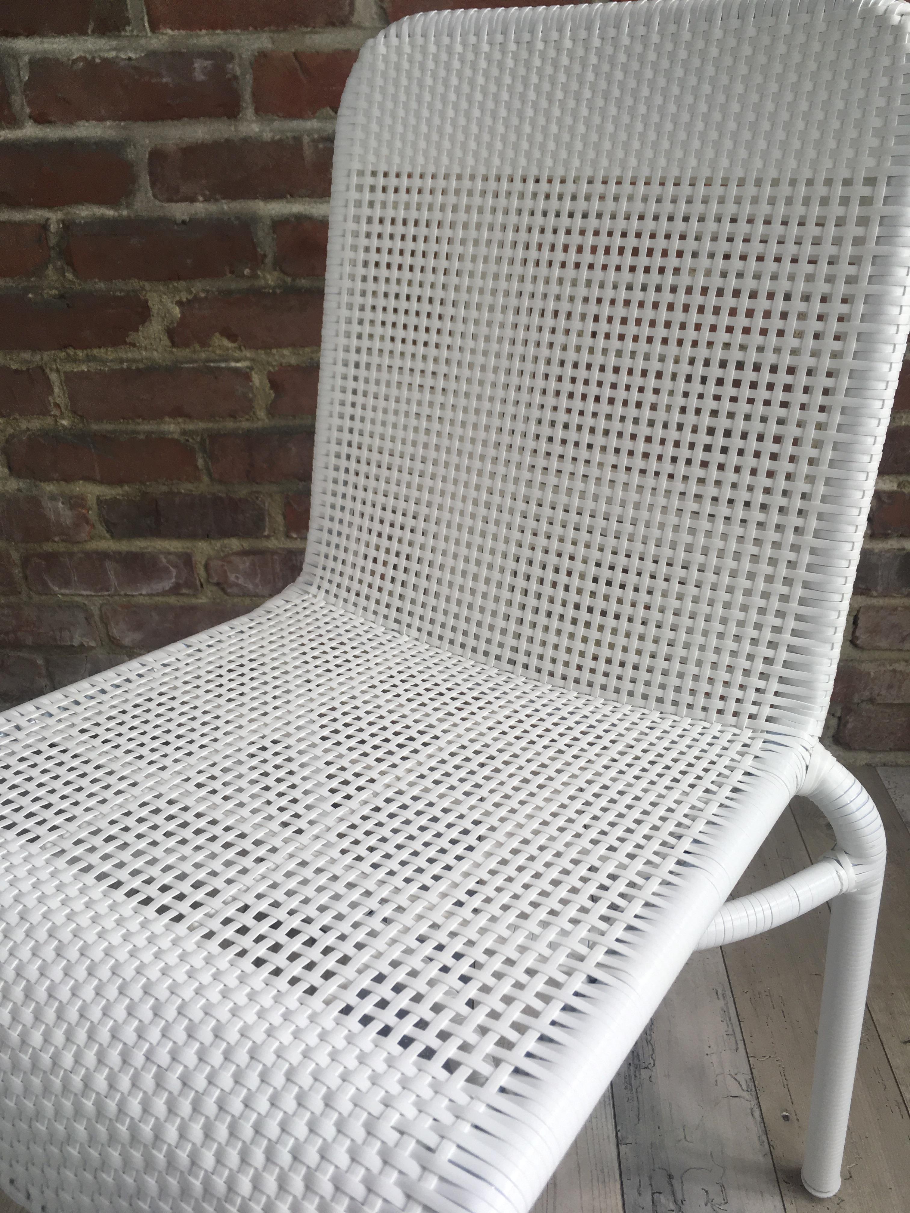 Metall und weißes Harzgeflecht Outdoor-Stuhl im Angebot 8