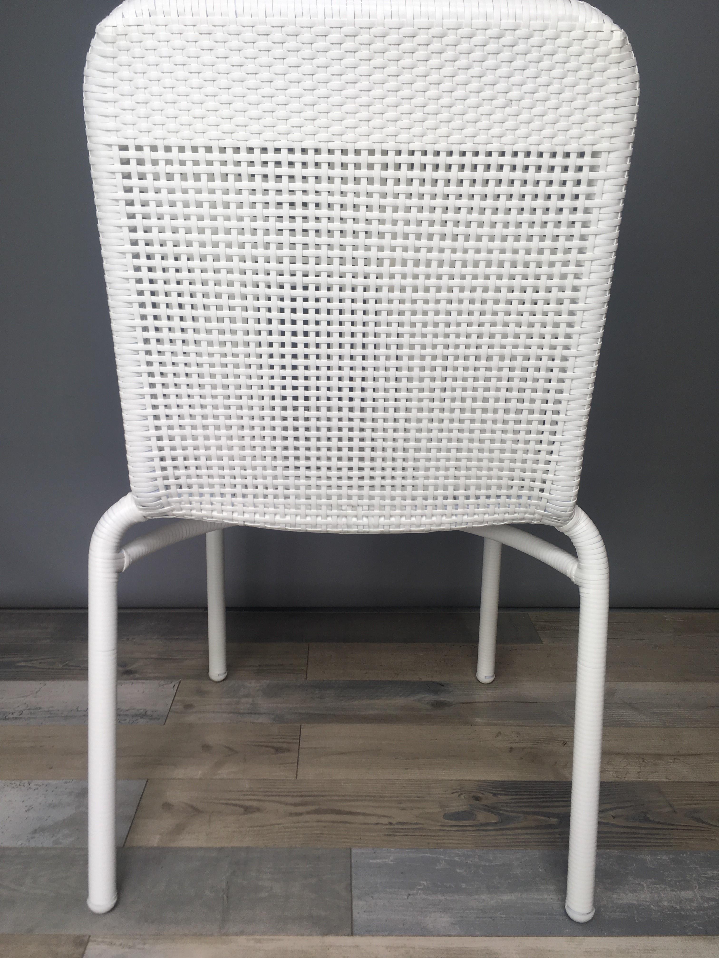 Metall und weißes Harzgeflecht Outdoor-Stuhl im Zustand „Neu“ im Angebot in Tourcoing, FR