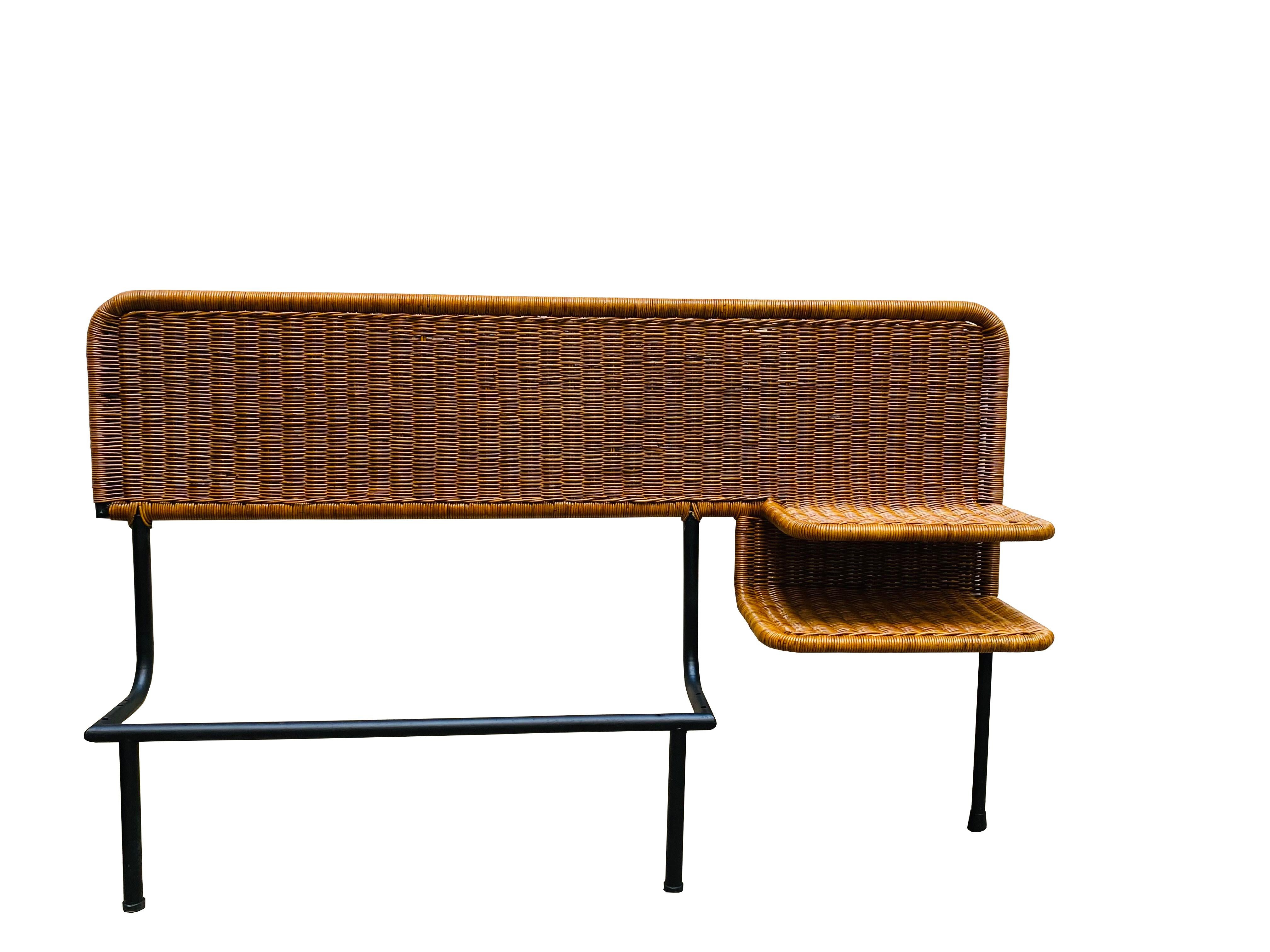 Metal and Wicker Single Bed with Integrated Shelves, Italy 1960s In Good Condition In Naples, IT