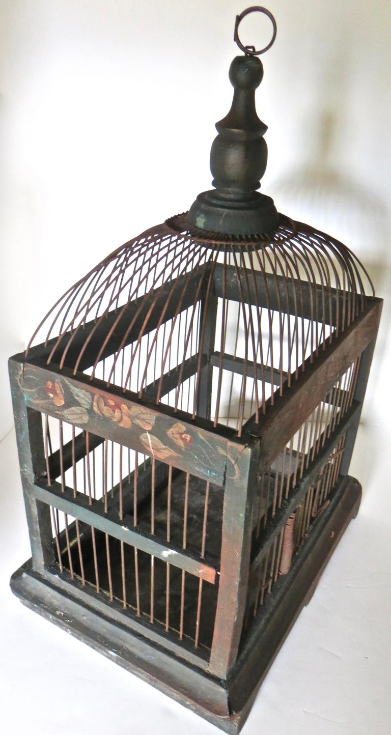 Cage à oiseaux américaine en métal et bois, datant d'environ 1905 En vente  sur 1stDibs