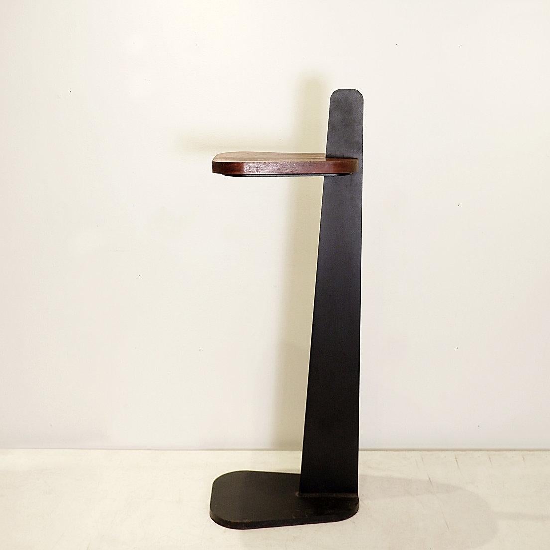 Pedestal de metal y madera Metal en venta
