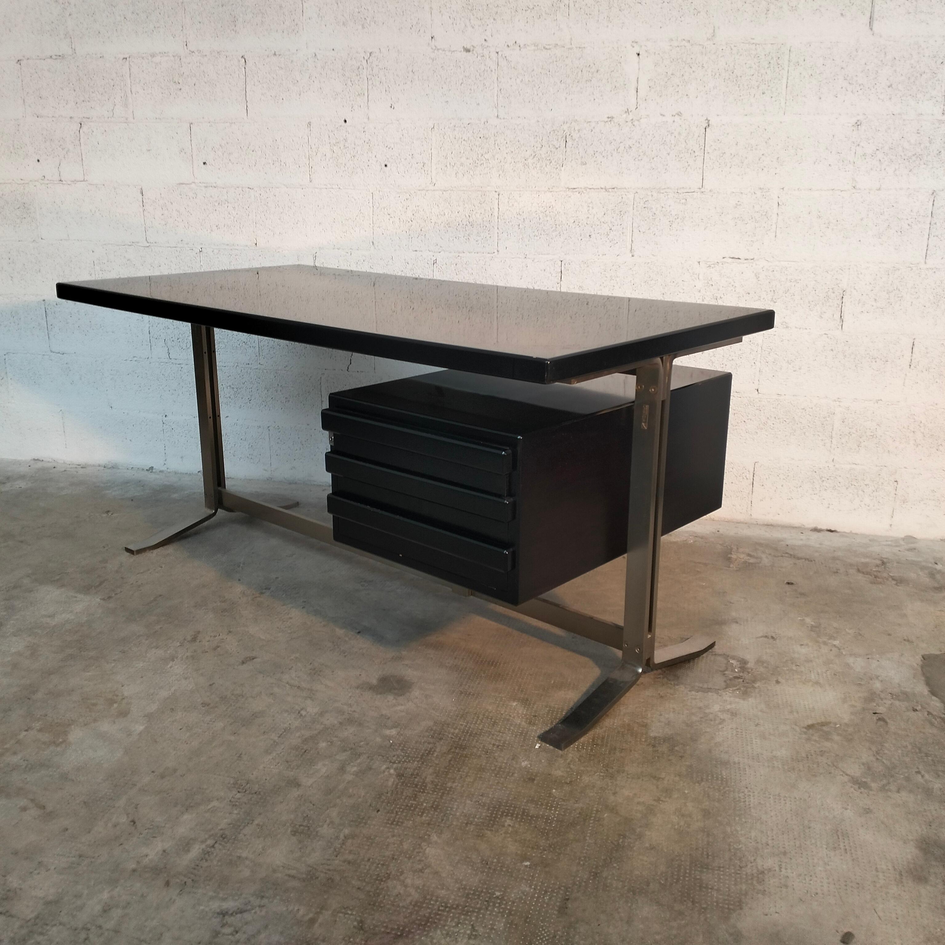 Metal and Wooden Desk and Small Cabinet by Gianni Moscatelli for Formanova, 60s 3
