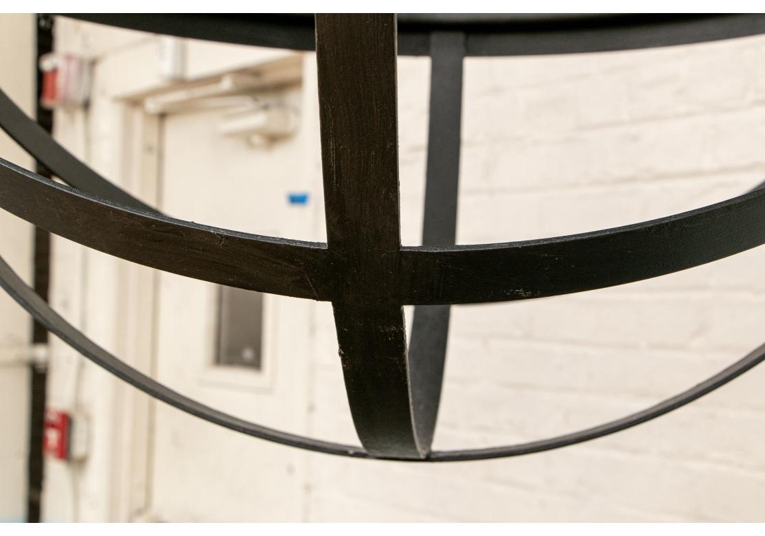 Laiton Lustre en métal de forme Armillary Light avec 8 Candle Lights en vente