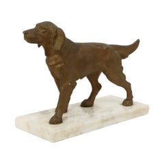 Metal Art Deco Dog Zamak doré sur socle en marbre