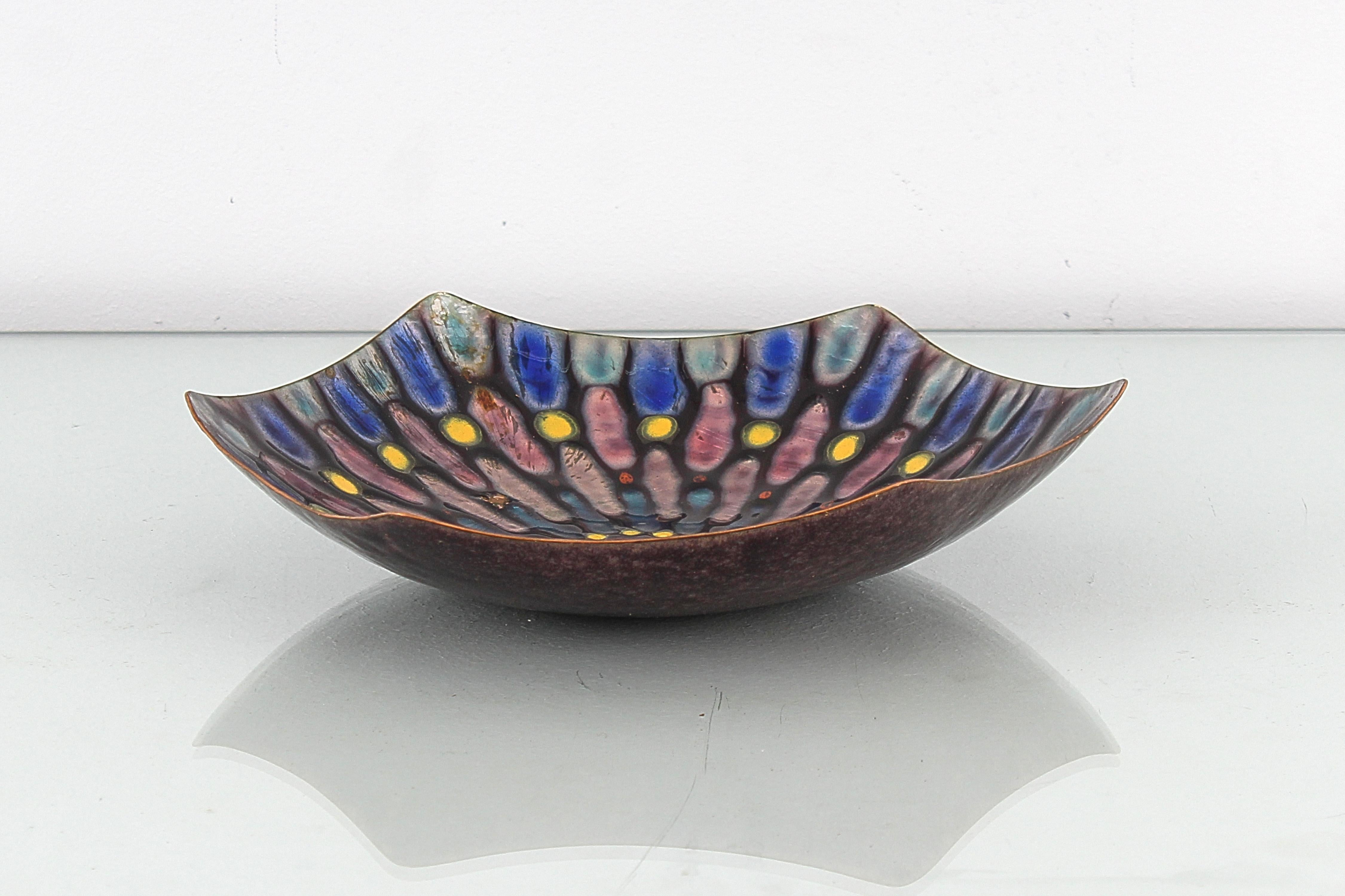 Italian De Poli Style Metal Arte Copper Centerpiece Bowl Polychrome Enamels, Italy 50s For Sale