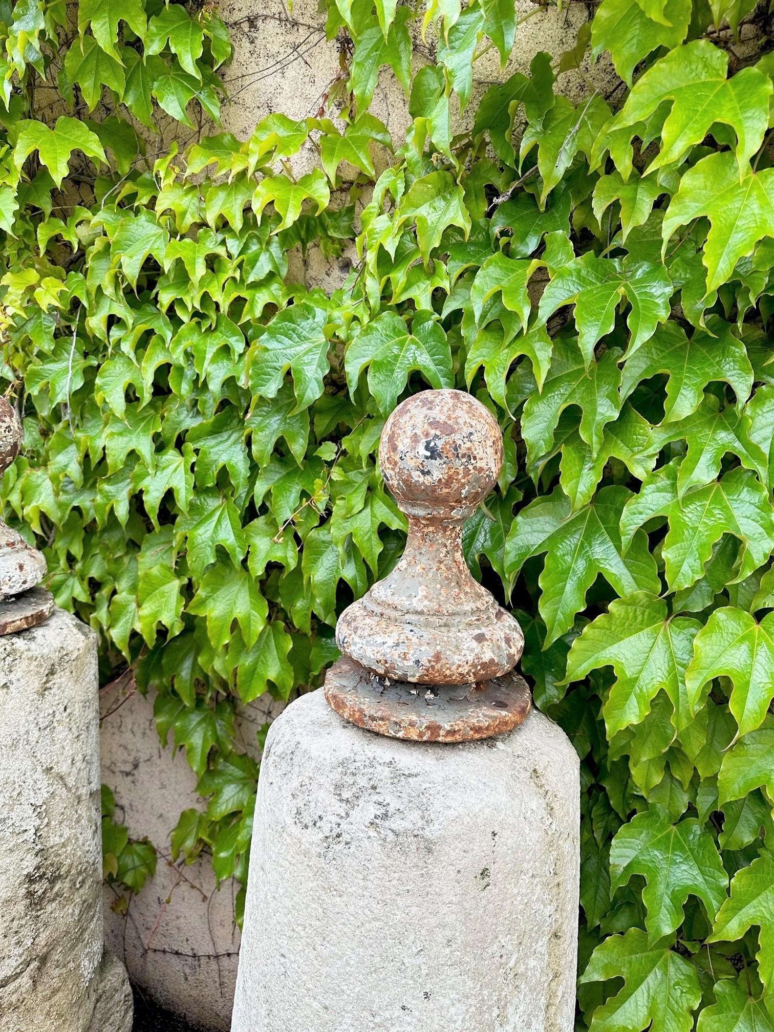 PAIR Metal Ball Finials Garden Entrance Post Round Spherical Antique Decorative For Sale 2