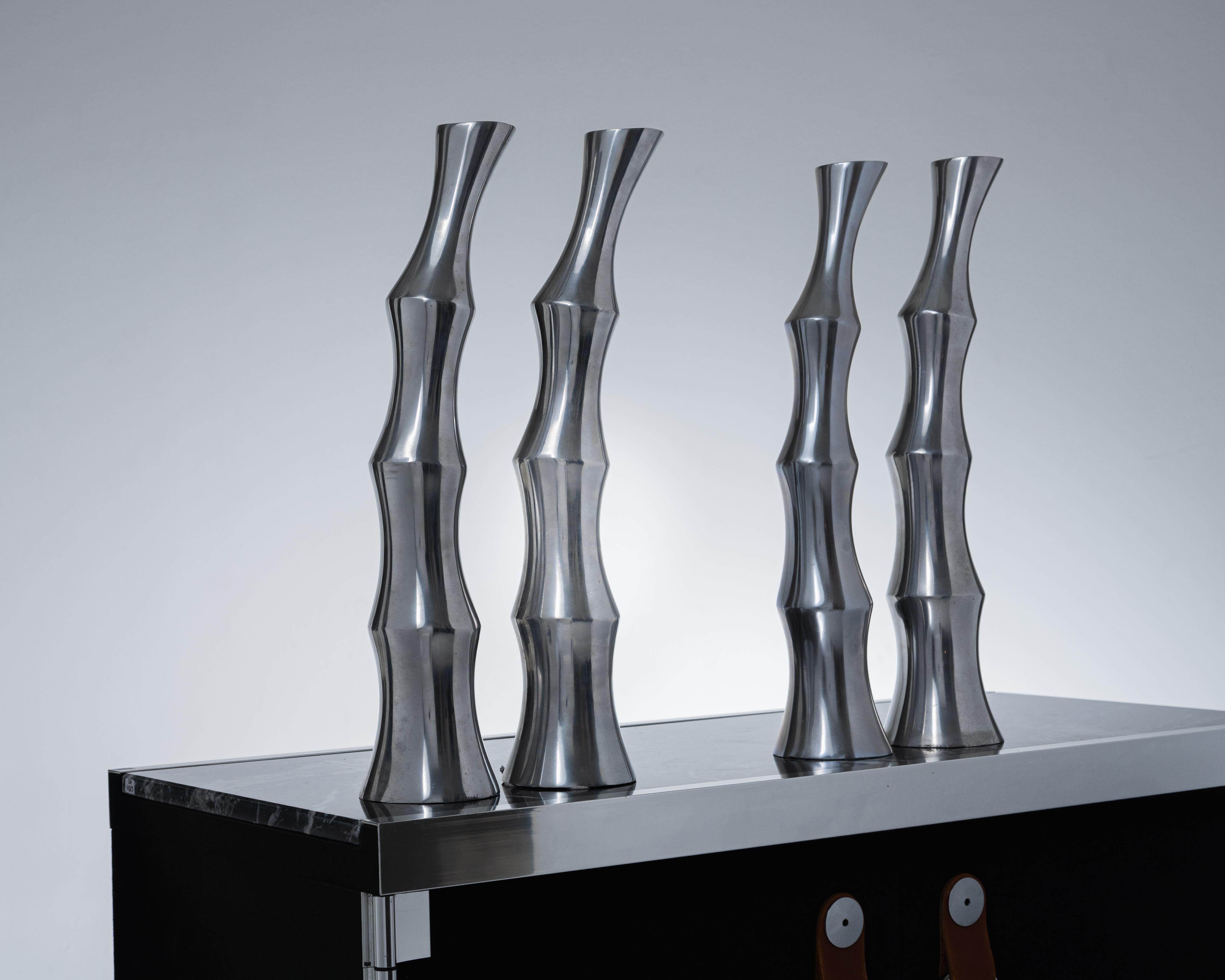 Vase en métal en forme de bambou, 1970 Bon état - En vente à PARIS, FR