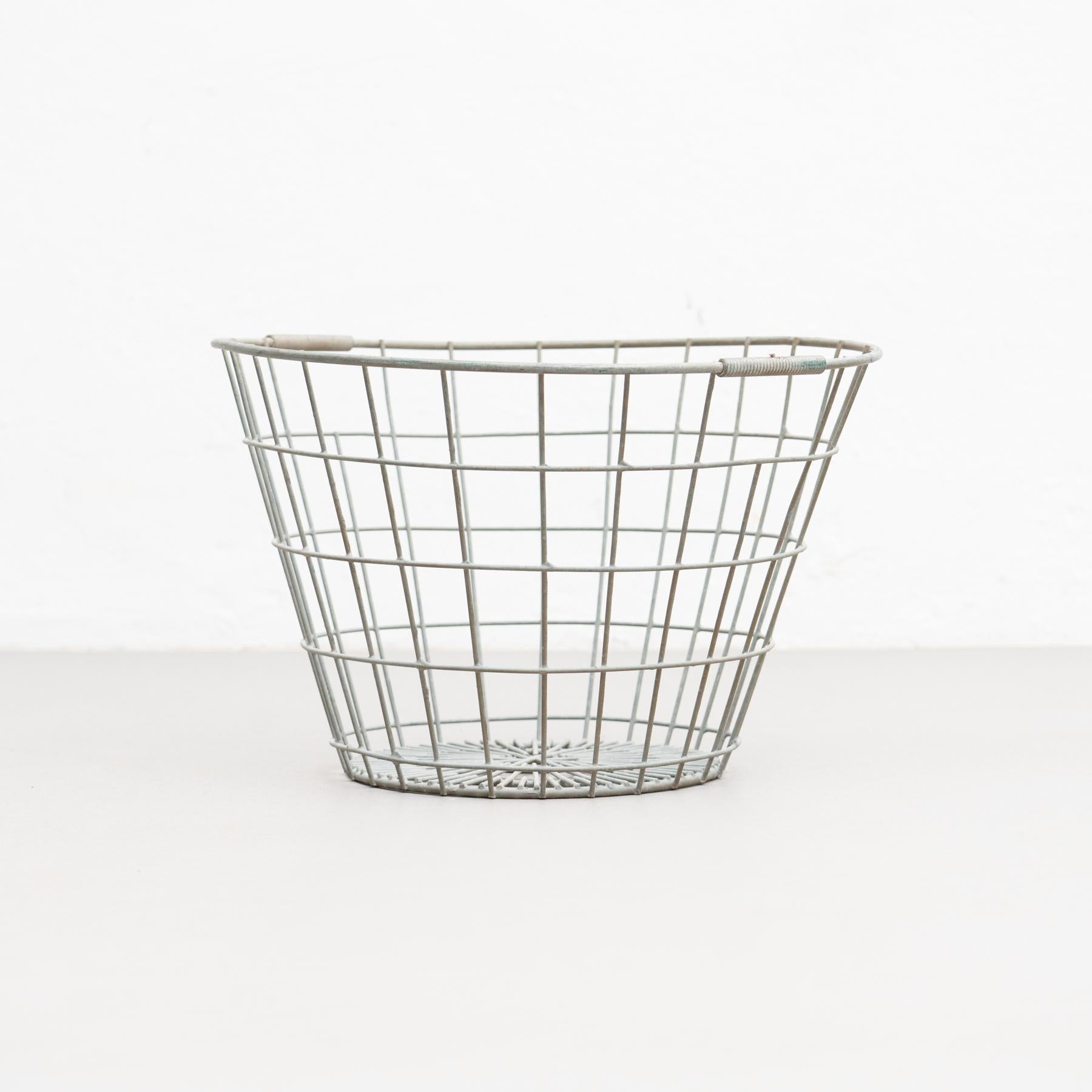Mid-Century Modern Panier en métal, vers 1970 en vente