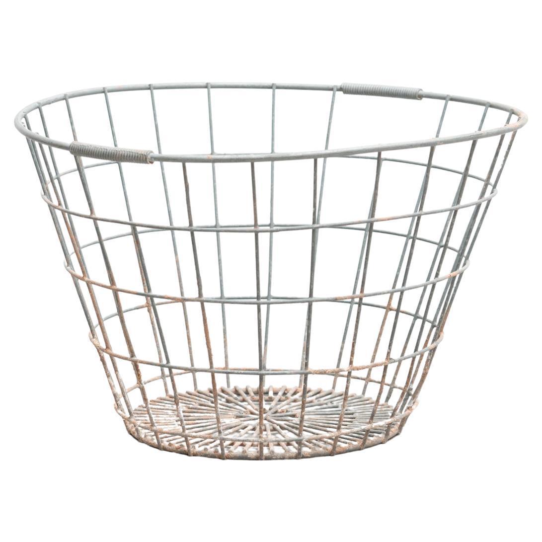 Panier en métal, vers 1970