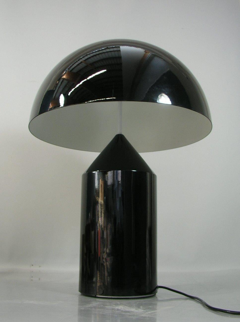 Painted Metal Black/White Table Lamp Atollo 233 by Vico Magistretti for Oluce For Sale