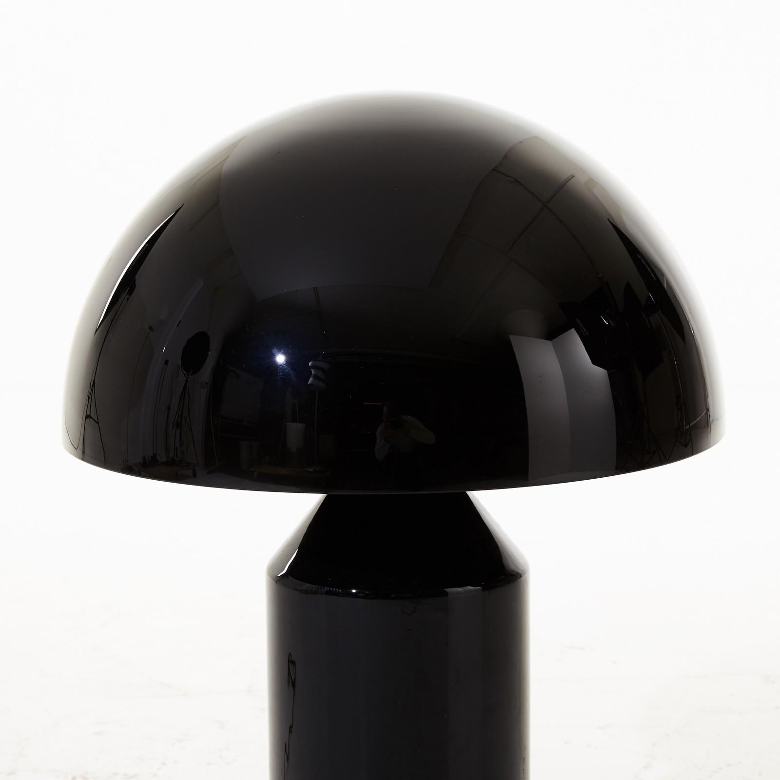 XXIe siècle et contemporain Lampe de table en métal noir/blanc Atollo 233 de Vico Magistretti pour Oluce en vente
