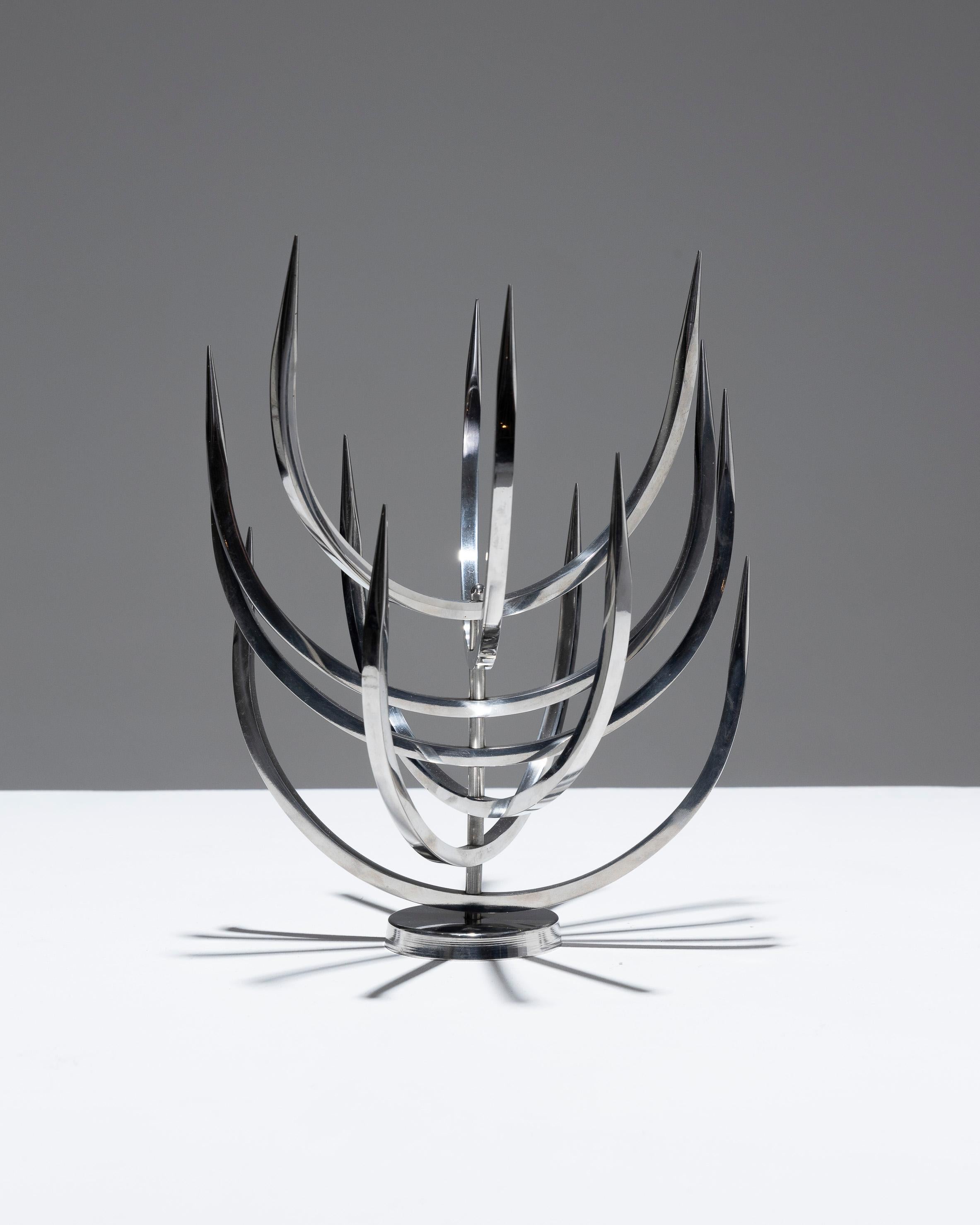 Candeliere o albero delle candele in acciaio inossidabile lucido realizzato dal designer Xavier-Feal per Inox-Industrie negli anni Settanta.
LP3158