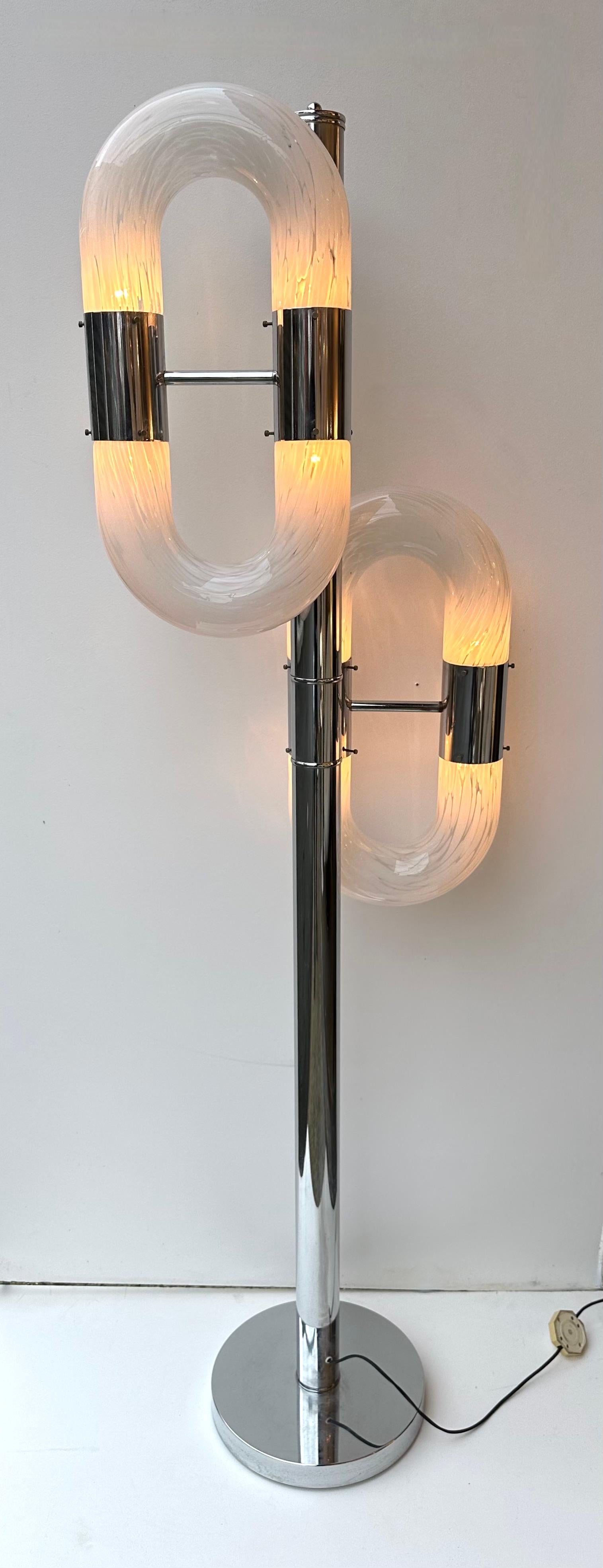 Mid-Century Modern space age vintage metal chrome version of chain floor lamp by Aldo Nason for the manufacture Mazzega. Blown white Murano glass. Famous manufacture like Venini, Vistosi, La Murrina, Seguso, Carlo Nason, Poliarte, Esperia, Angelo