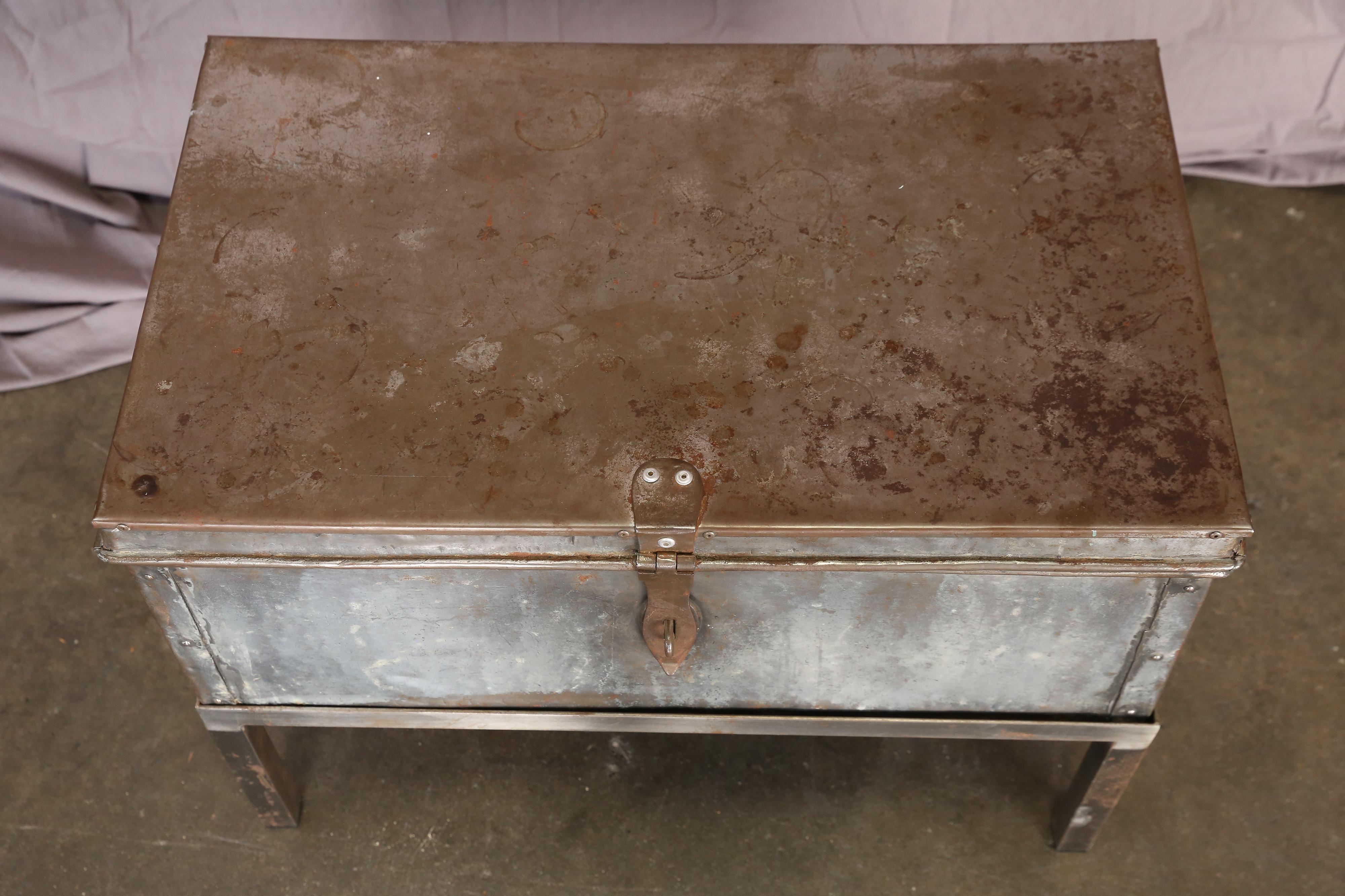 Metal Coffee Table or Side Table In Good Condition In Houston, TX