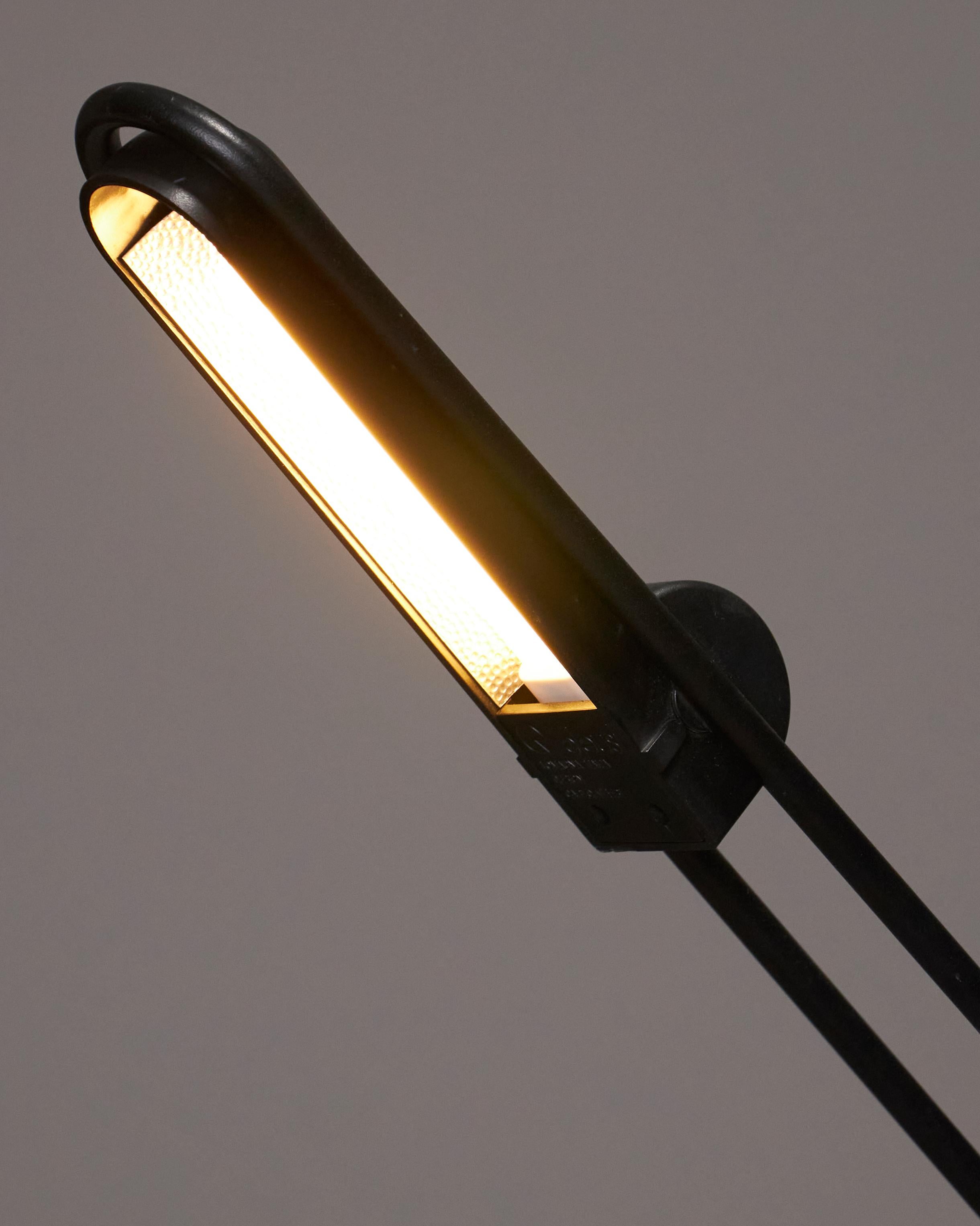 Metall-Schreibtischlampe von Carlo Vietri, 1980er Jahre im Angebot 1
