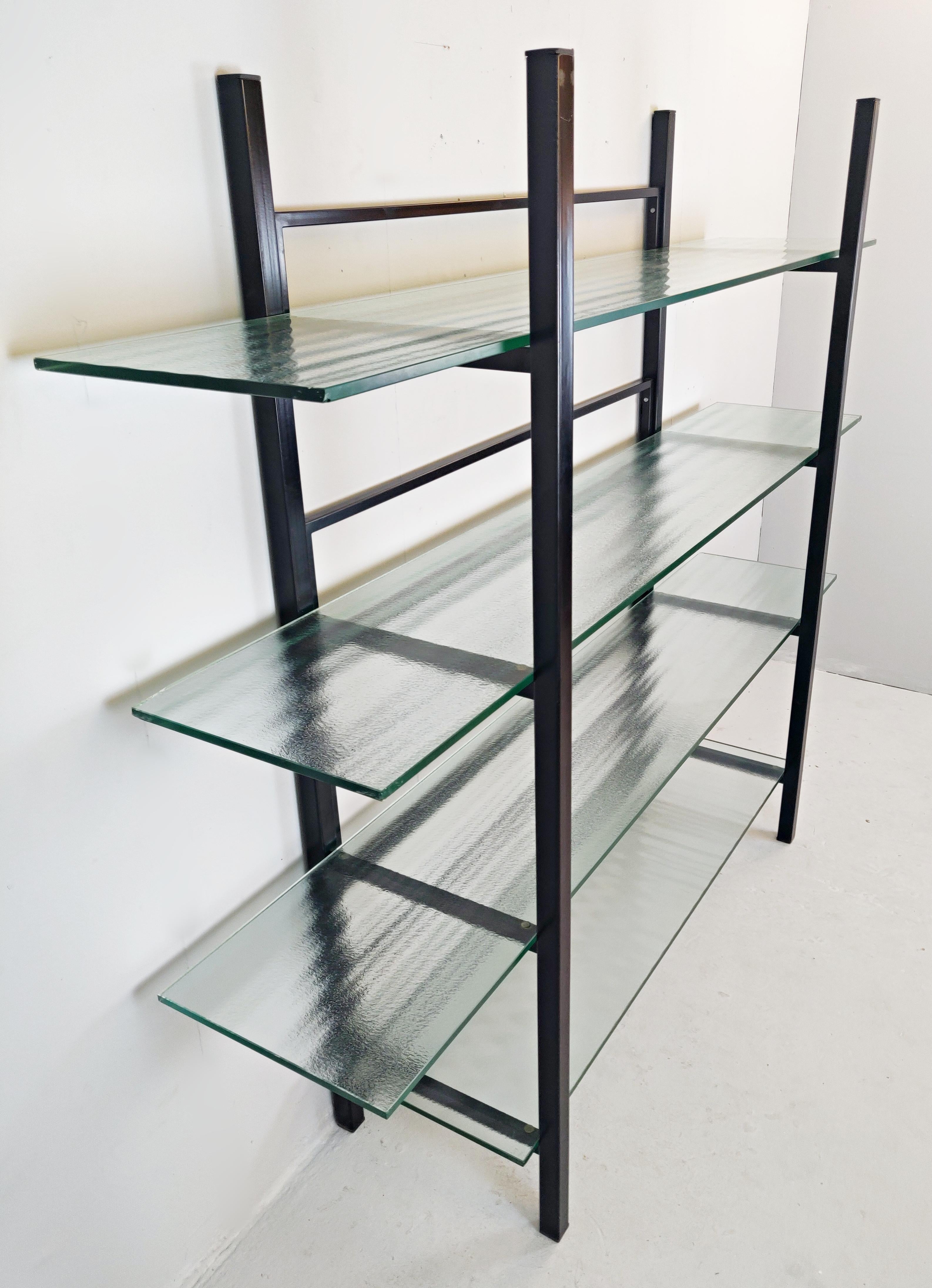 reeded shelf