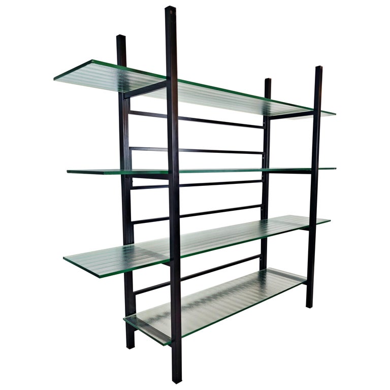 Metal Étagère with Four Reeded Glass Shelves For Sale at 1stDibs