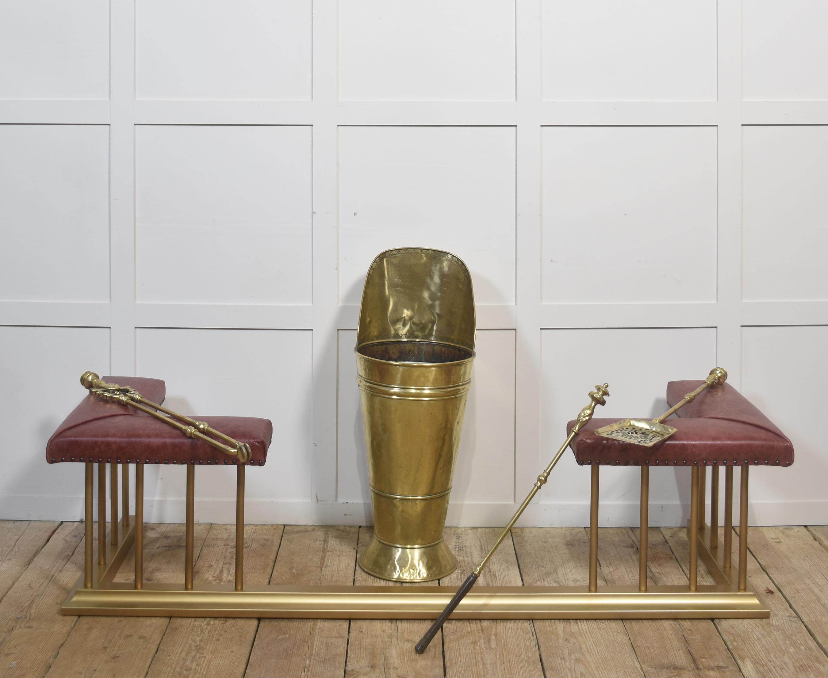 Parafuoco in metallo con sedute imbottite in vendita 3