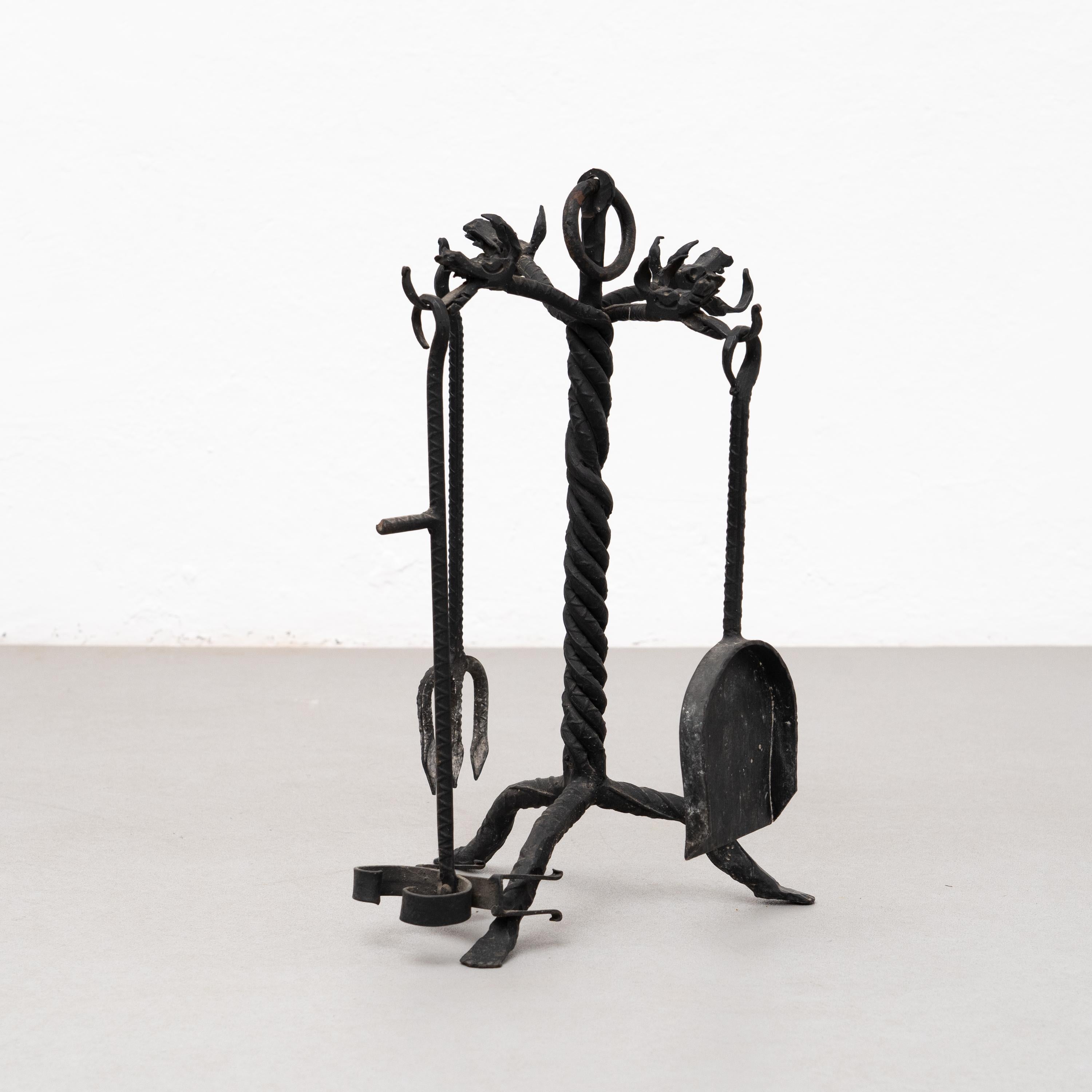 Metal Fireplace Tools, circa 1940 In Good Condition For Sale In Barcelona, Barcelona