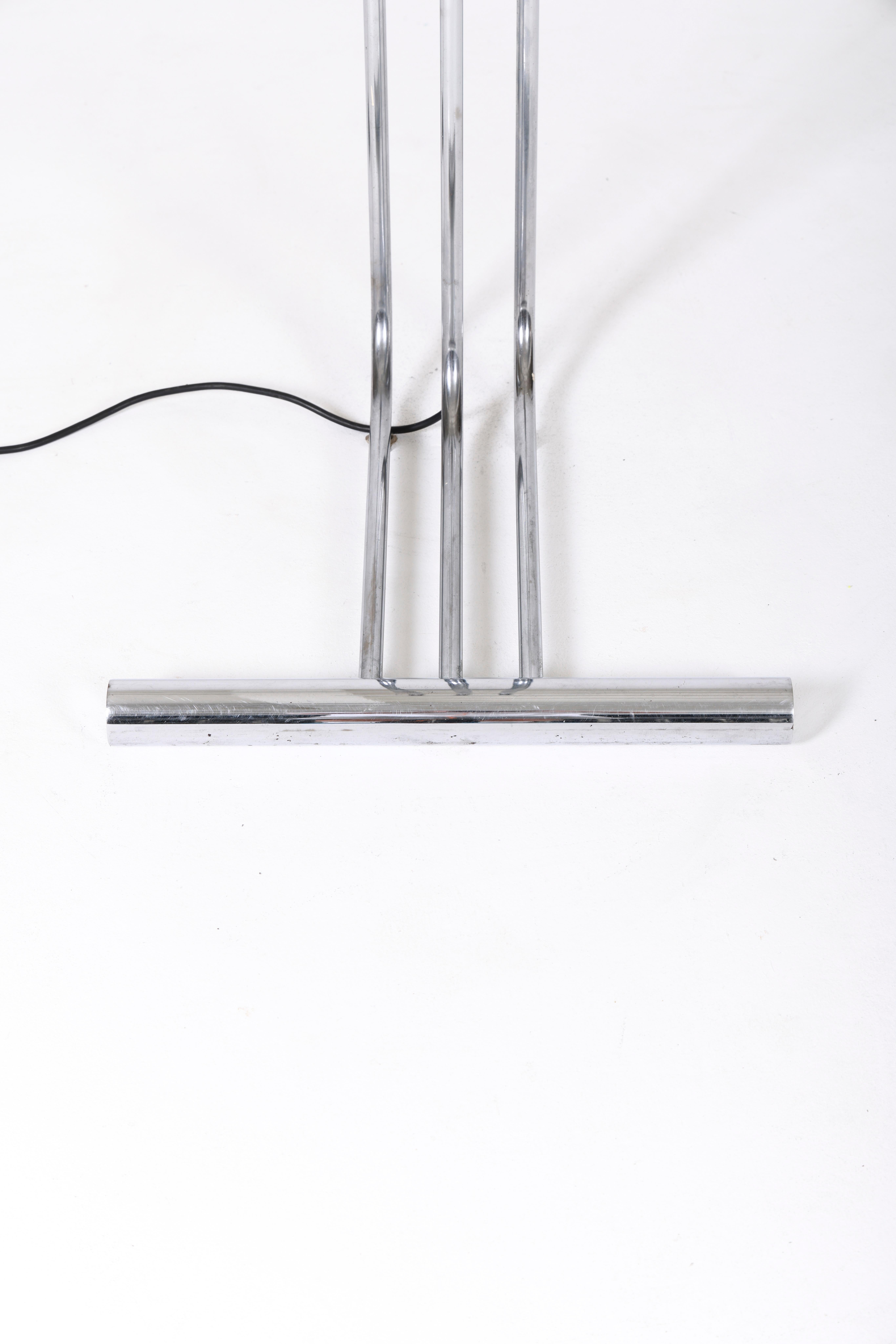 Metal floor lamp by Verre Lumière For Sale 2
