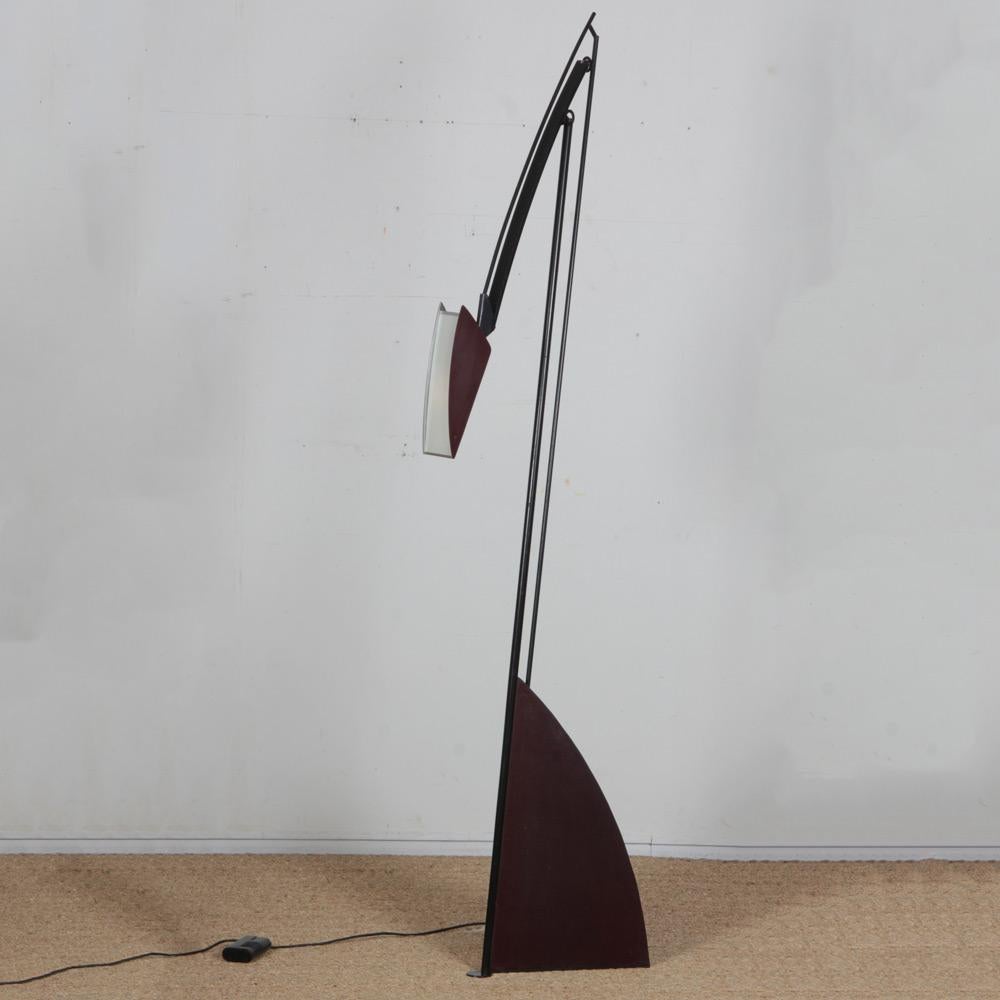 Metal floor lamp from the 1990s In Good Condition For Sale In MONTESSON, FR