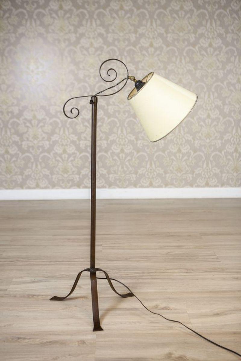 Olandese Lampada da terra in metallo dei primi del Novecento con testa regolabile in vendita