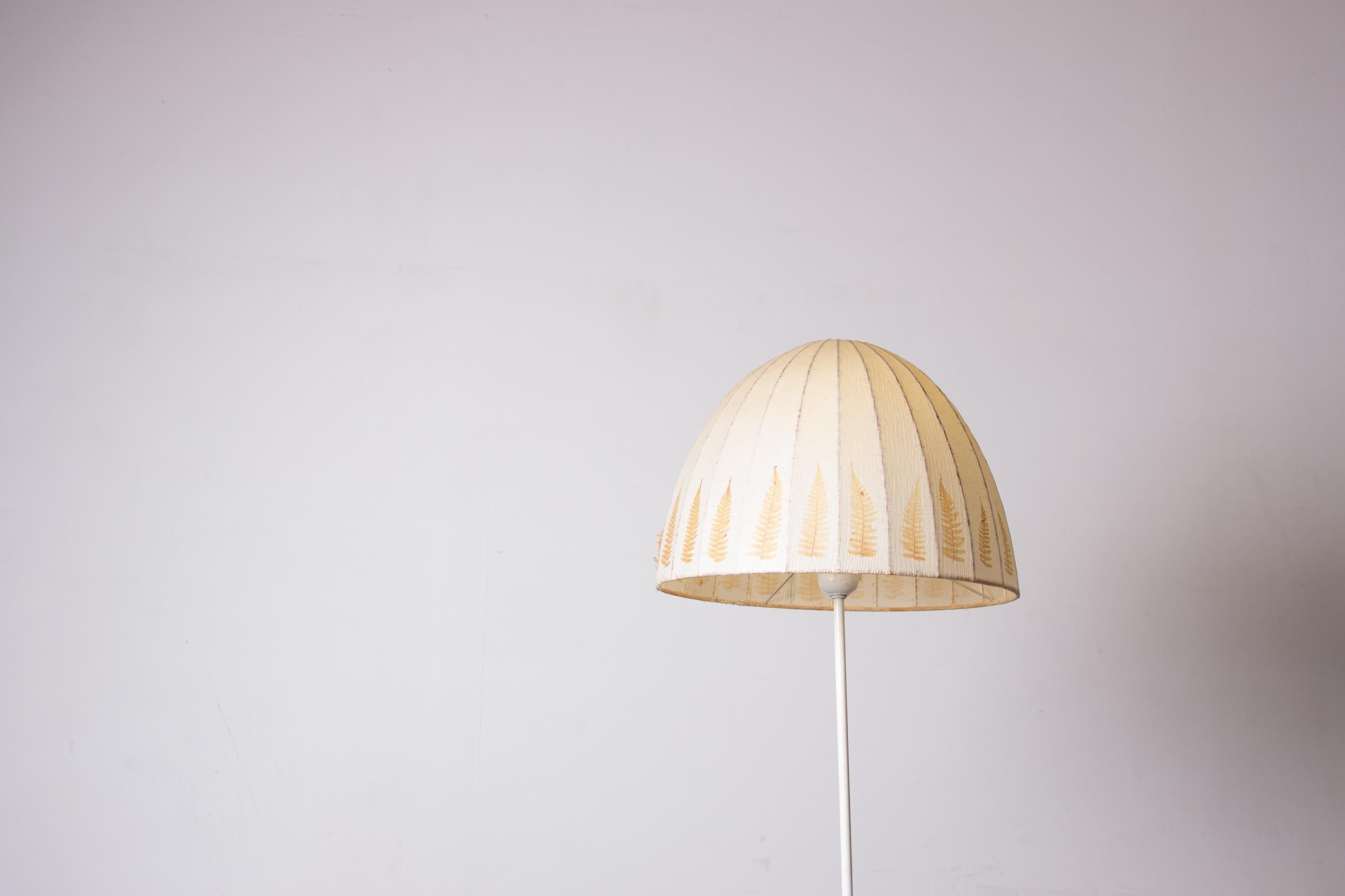 Metal Floor Lamp number G37 by Hans Agne Jakobson 1960. In Good Condition For Sale In JOINVILLE-LE-PONT, FR