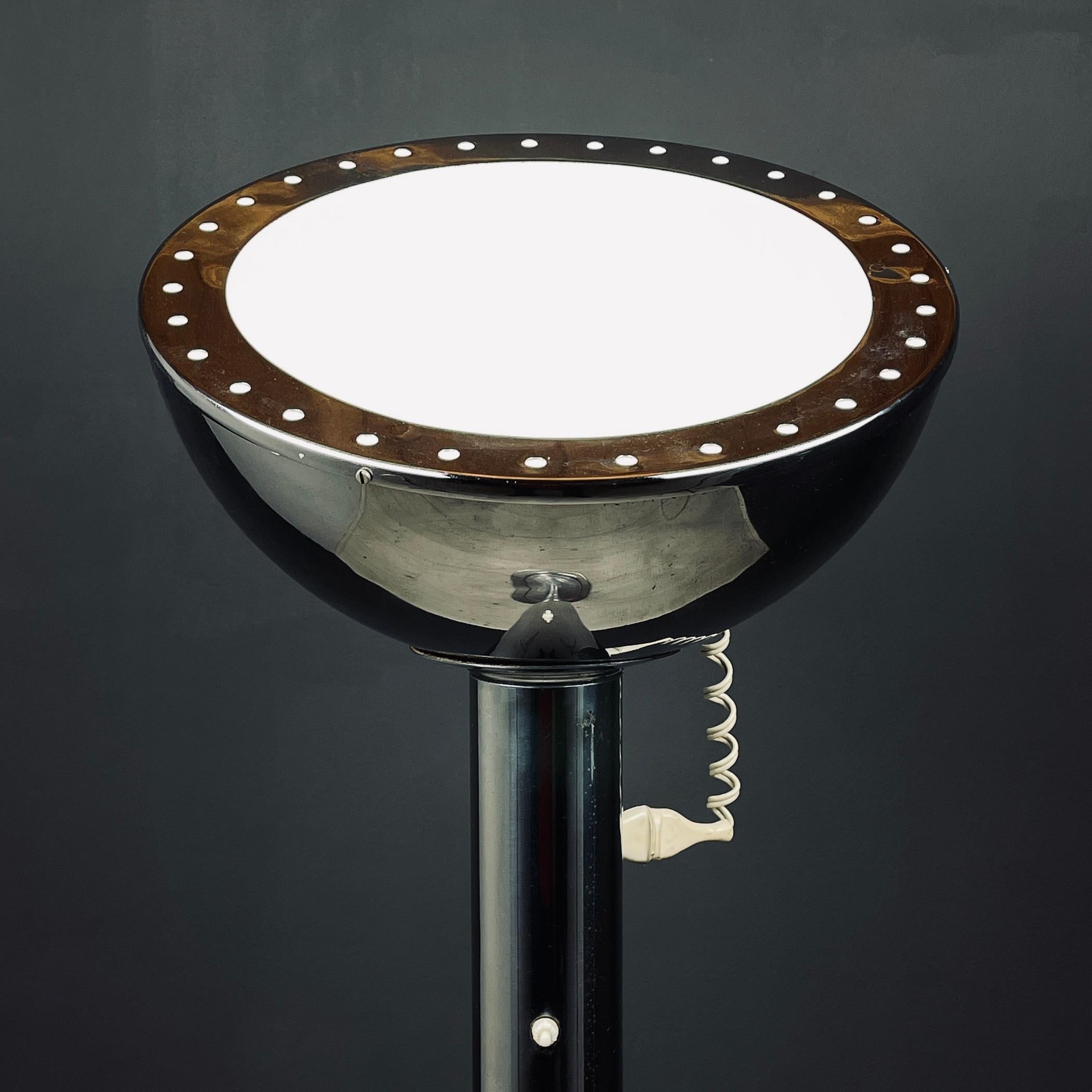 Metal Floor Lamp with Magnet by Goffredo Reggiani, Italy, 1960s In Good Condition For Sale In Miklavž Pri Taboru, SI