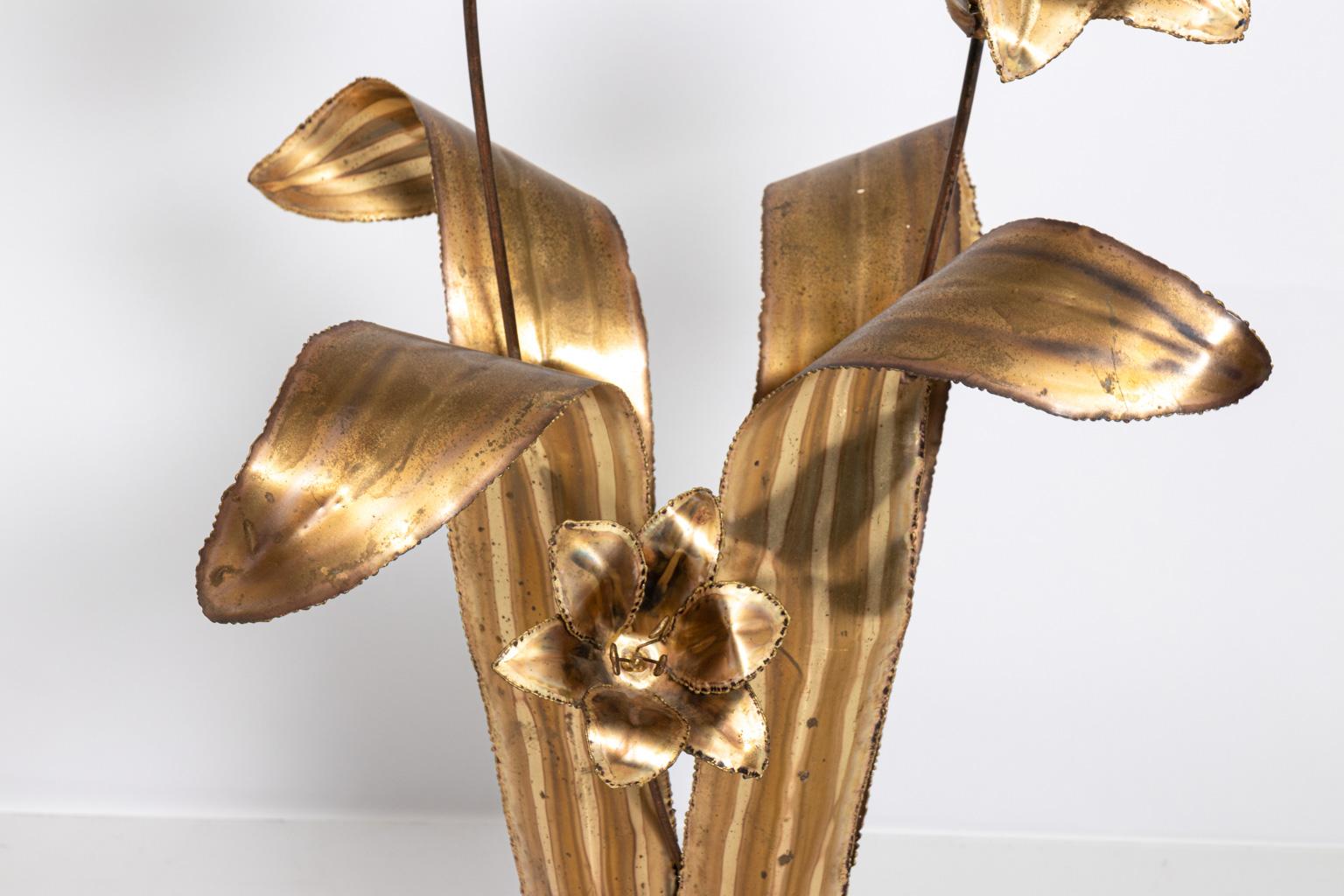Blumenskulptur aus Metall 1