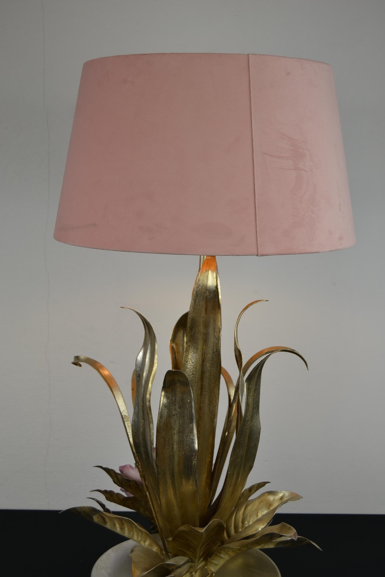 Metal Flower Table Lamp, Pink Flower and Gold Leaves 3