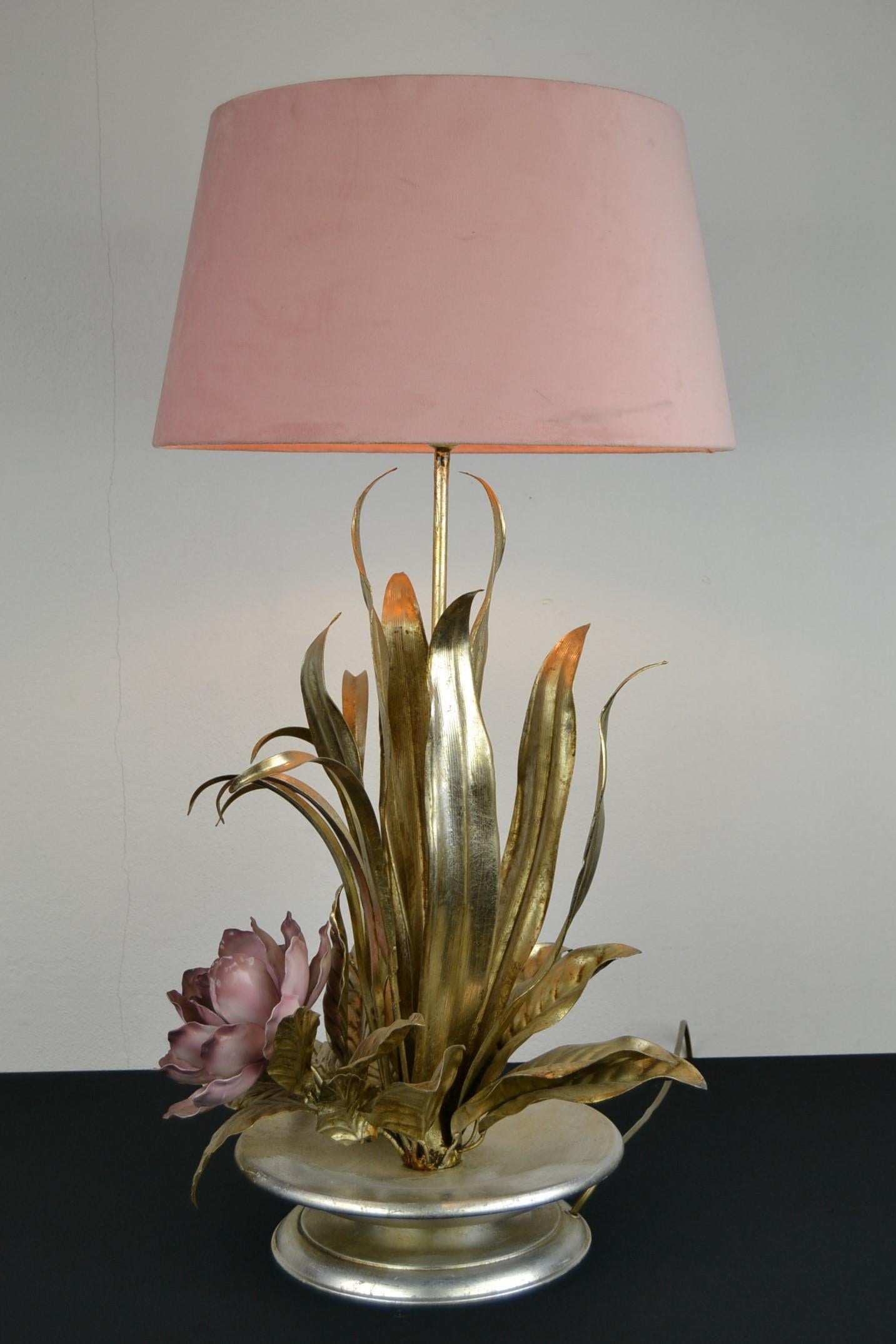 Metal Flower Table Lamp, Pink Flower and Gold Leaves 4