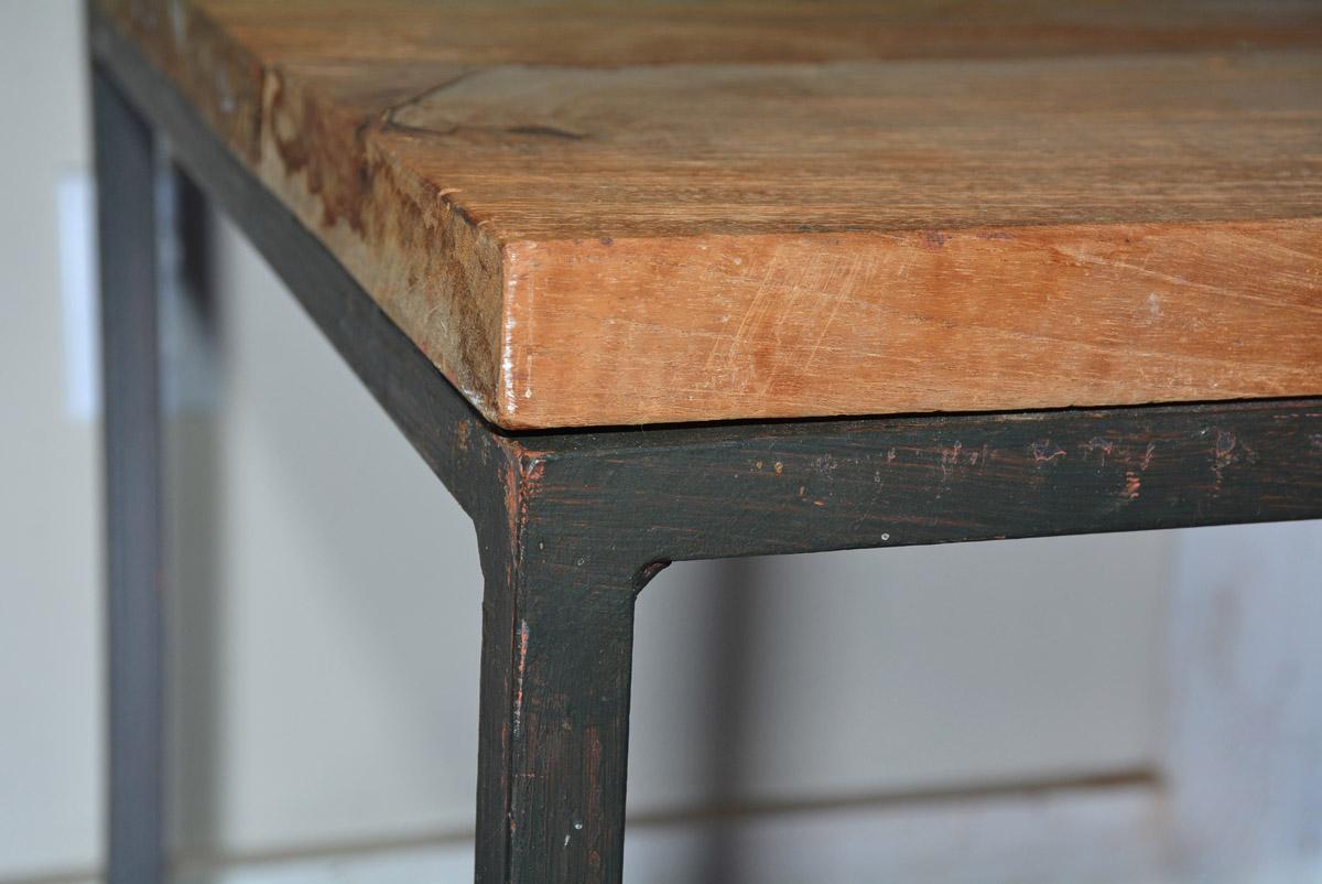 metal frame table