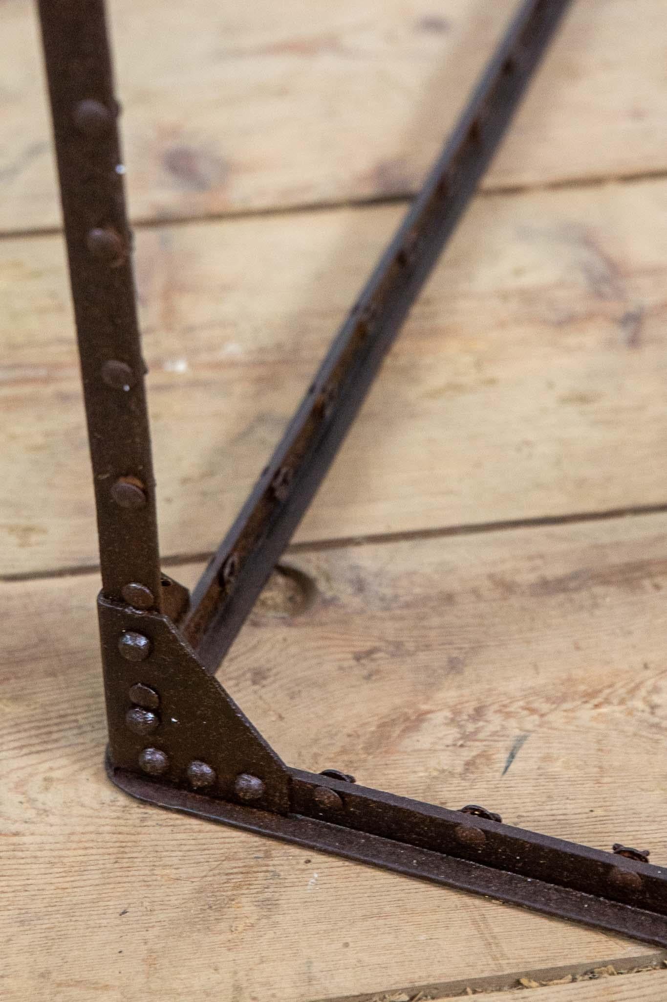 Table en métal avec plateau en verre 1960's en vente 2