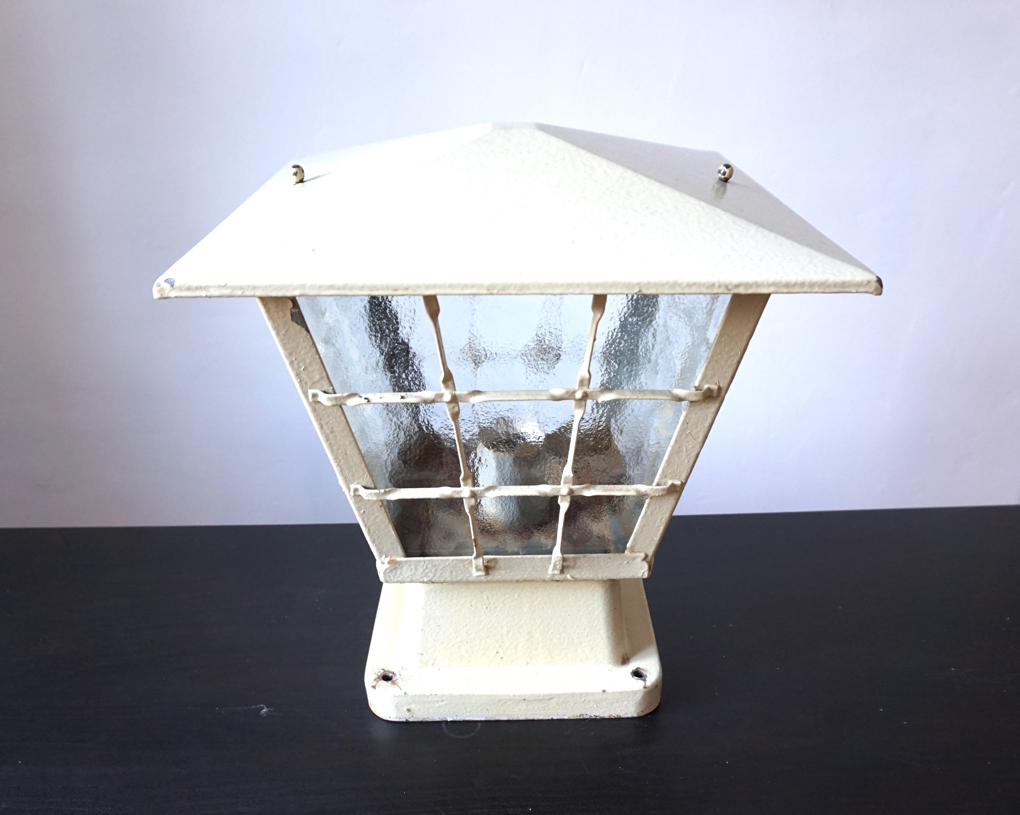 Metall-Gartenlampe aus den 1960er Jahren im Zustand „Relativ gut“ im Angebot in Ludwigslust, DE