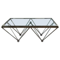 Geometrischer Couchtisch aus Metall und Glas