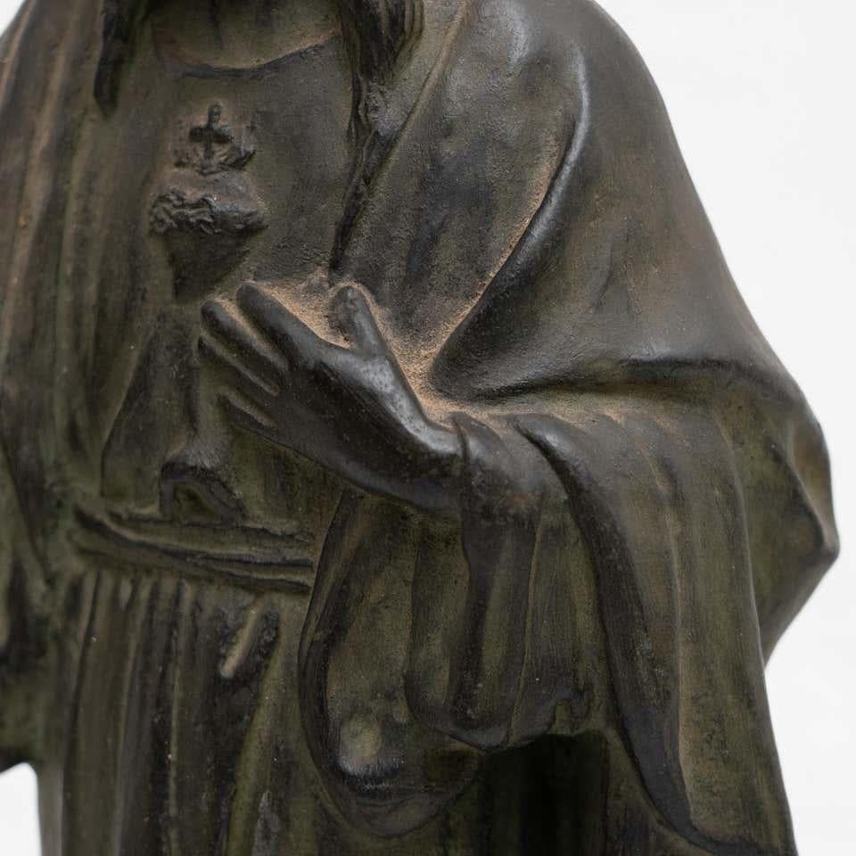 Figurine de Jésus-Christ en céramique patinée par le métal, vers 1950 Bon état à Barcelona, Barcelona