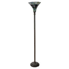 Piano della lampada in metallo con cristalli colorati
