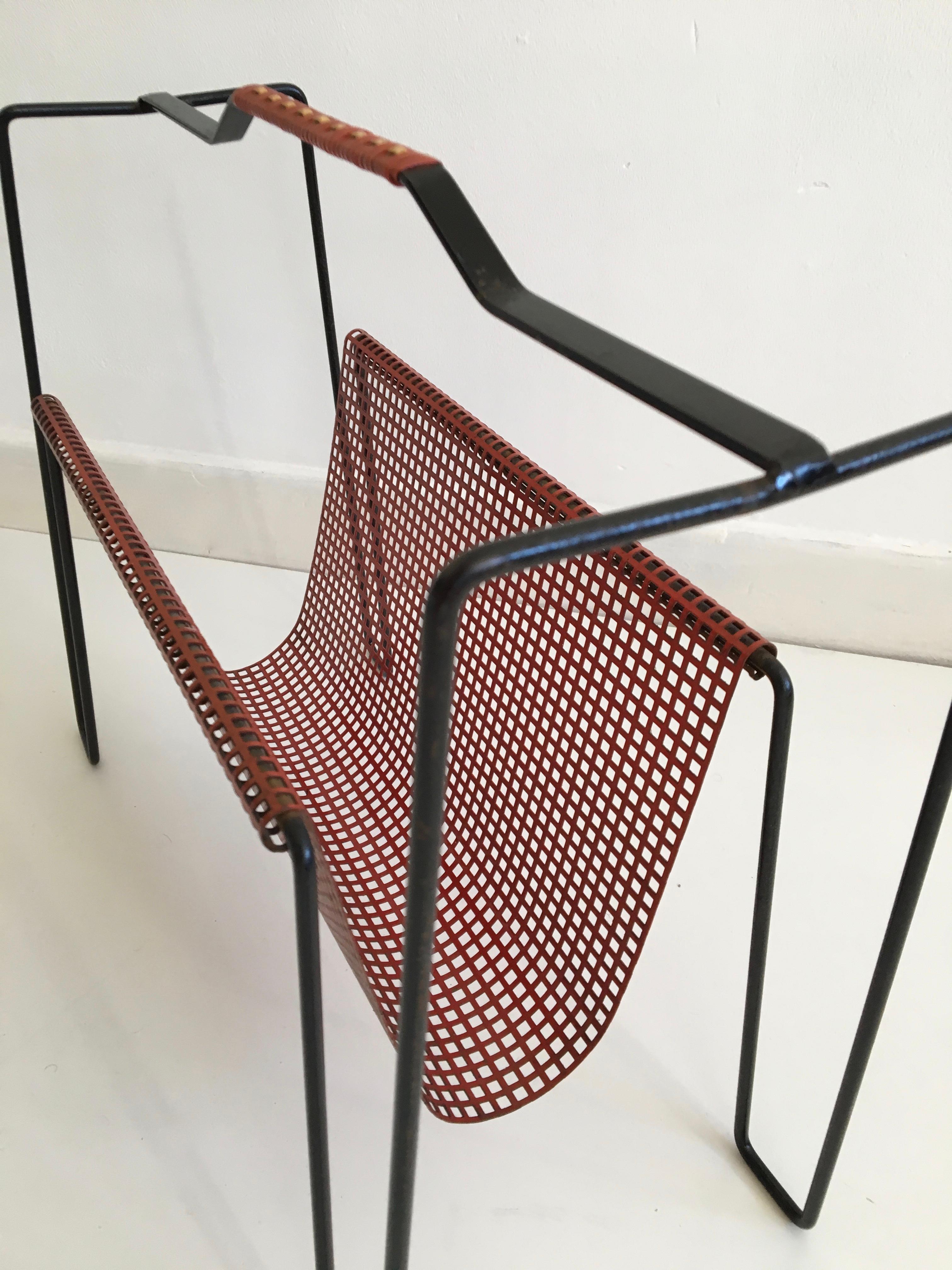 Metal Magazine Rack by Tjerk Reijenga for Pilastro, Holland, circa 1950 In Good Condition For Sale In London, GB