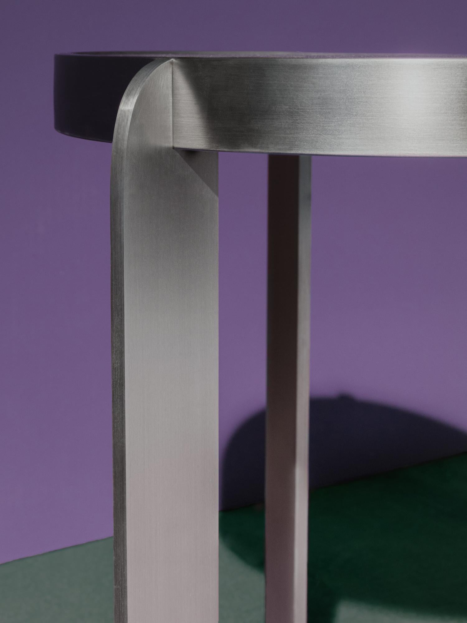 Table d'appoint en métal Materico de Matteo Cibic pour Delvis Unlimited en vente 1