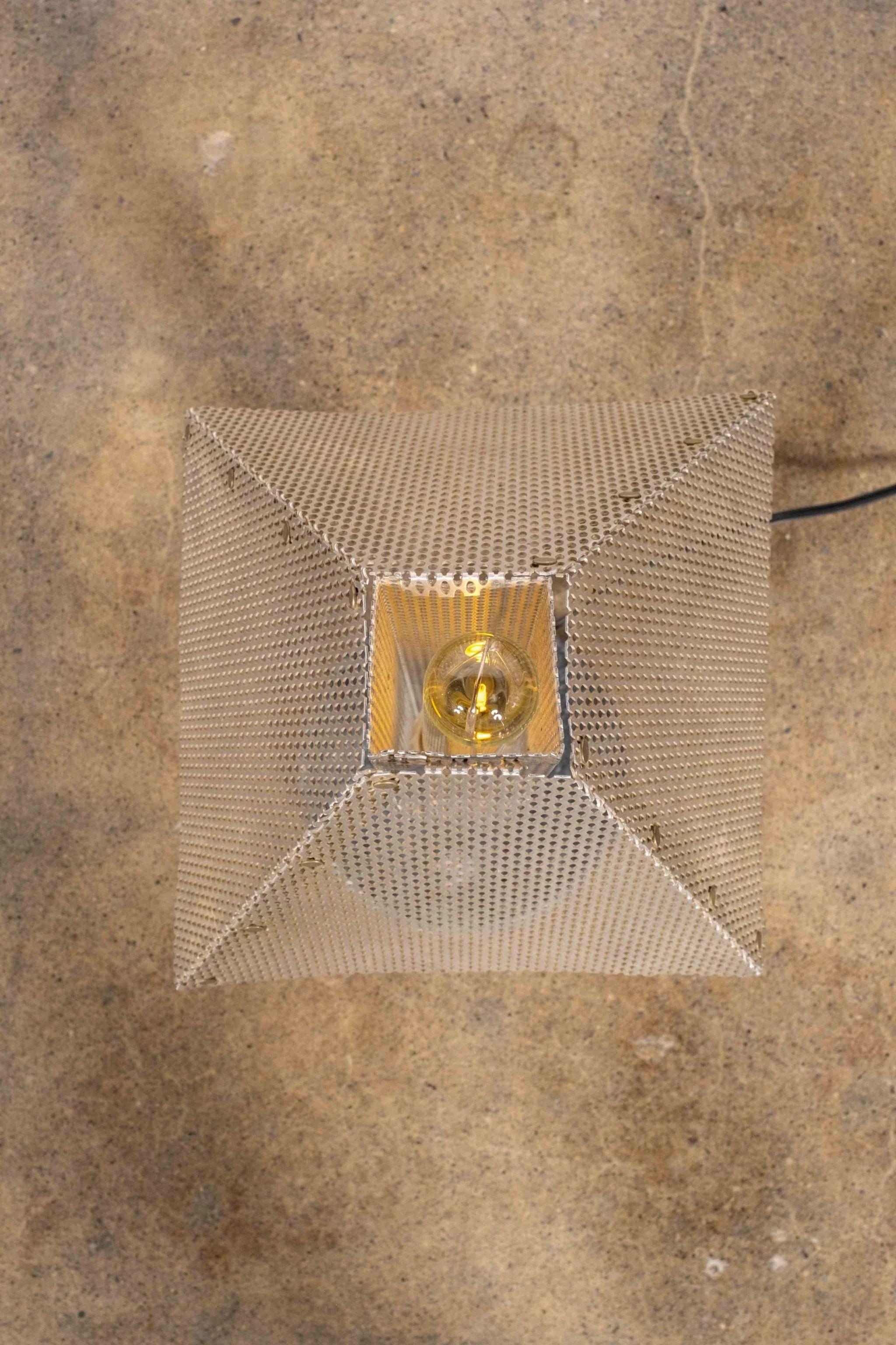 Aluminum Metal Mesh Table Lamp For Sale