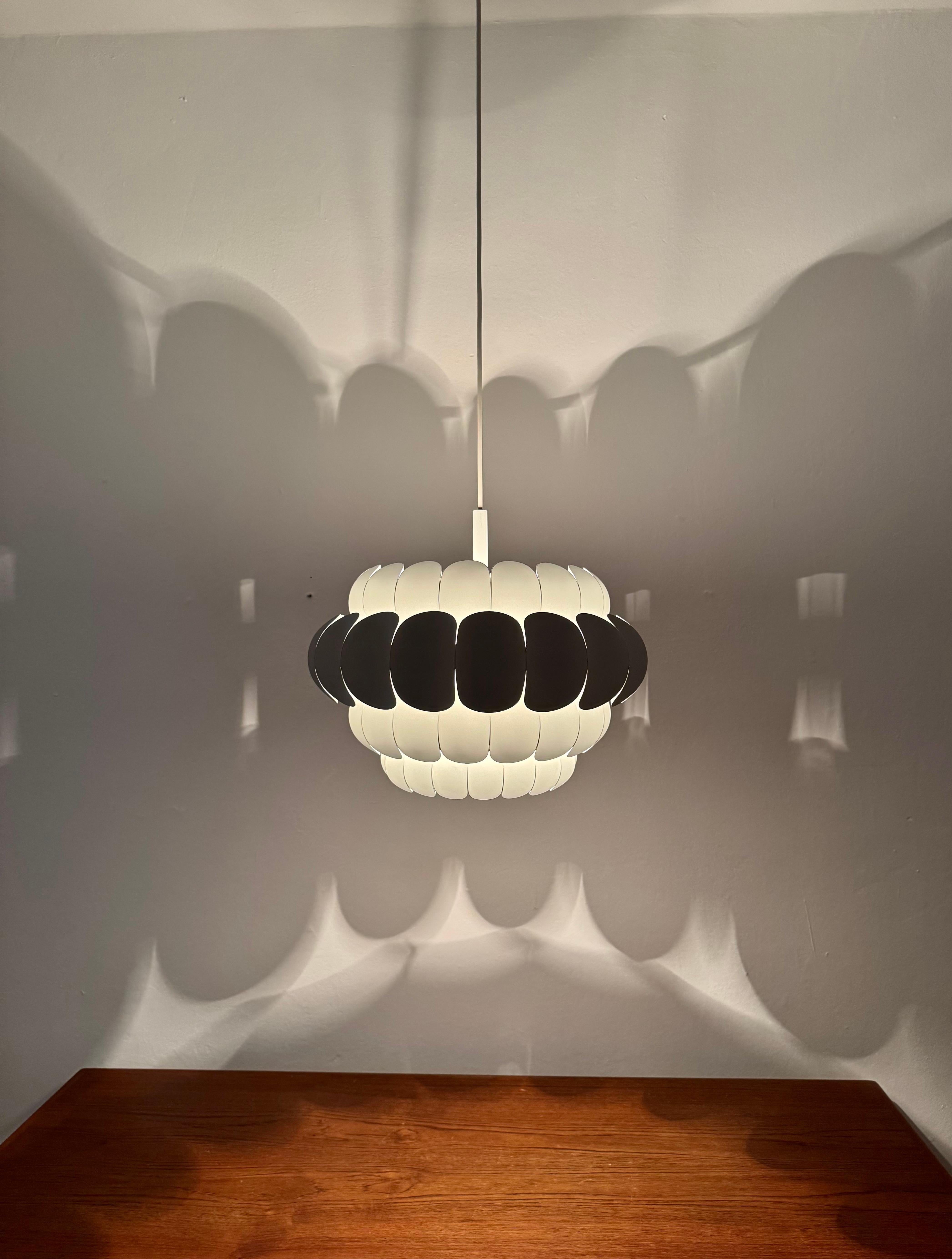 Lampe suspendue en métal Thorsten Orrling pour Temde en vente 3
