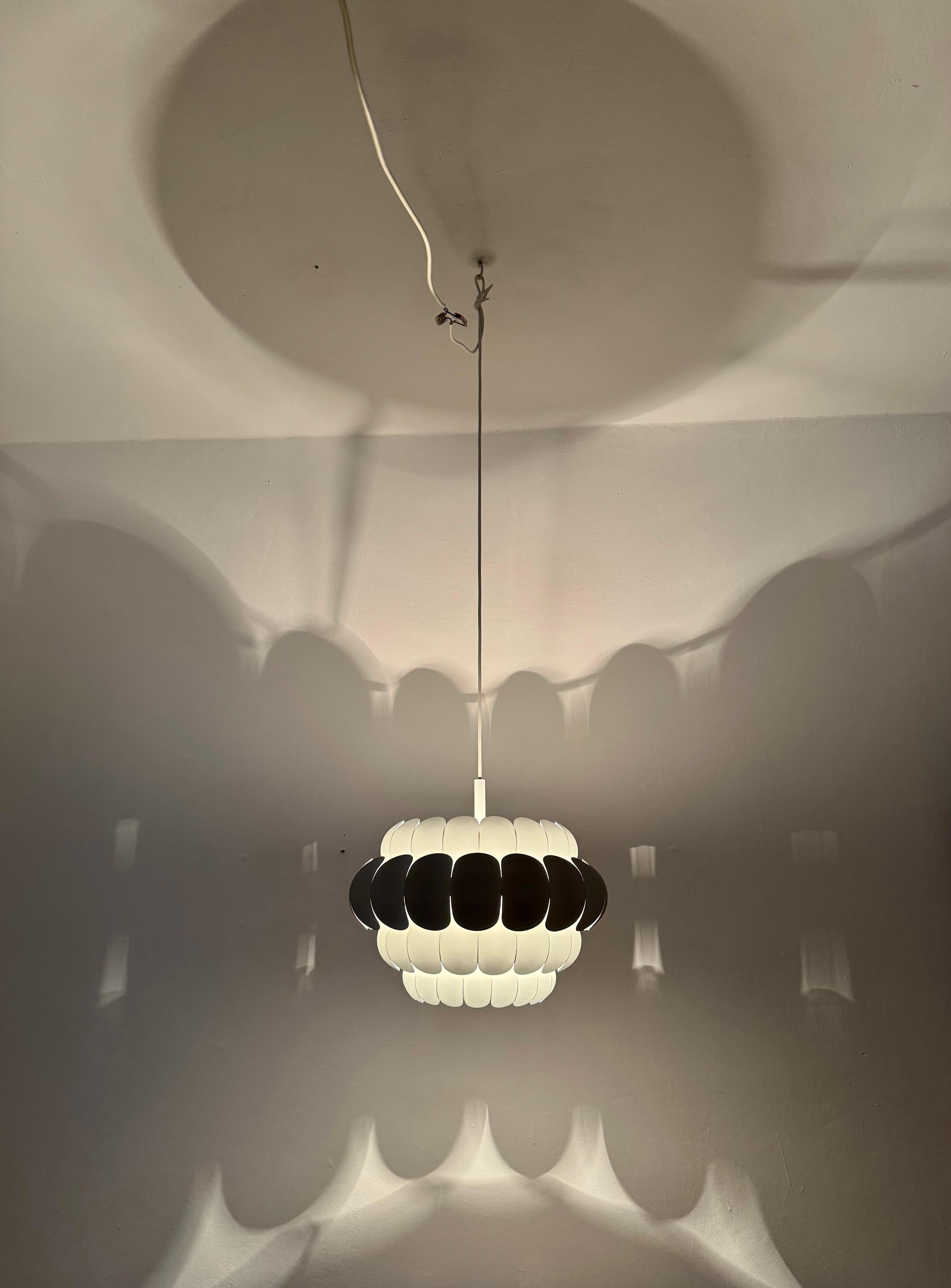 Lampe suspendue en métal Thorsten Orrling pour Temde en vente 4