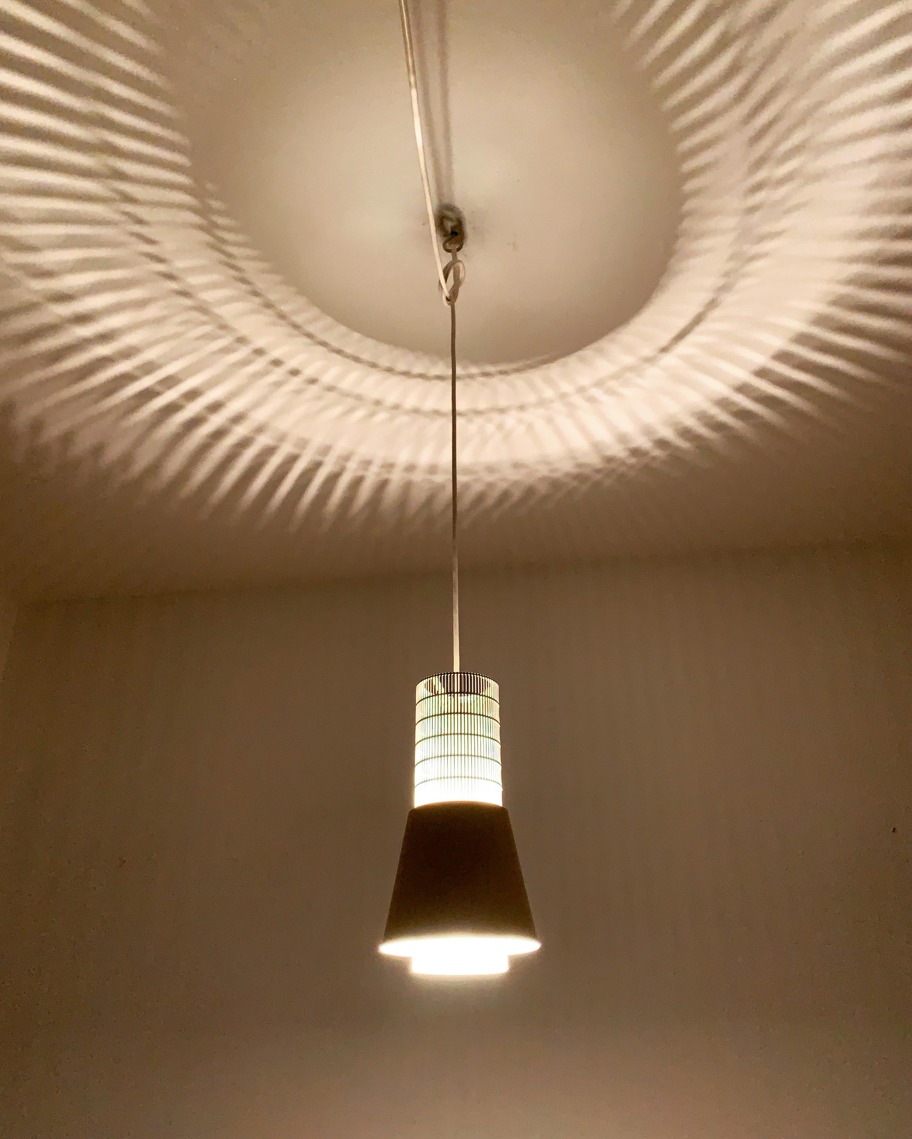 Metal pendant lamp For Sale 3