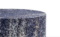Runder Beistelltisch oder Hocker aus Metall in Bergblau mit Aluminiumschaum von Michael Young