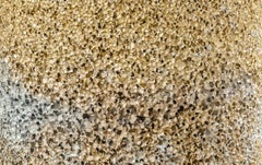 Tavolino/sgabello rotondo Metal Rock in schiuma di alluminio oro di Michael Young