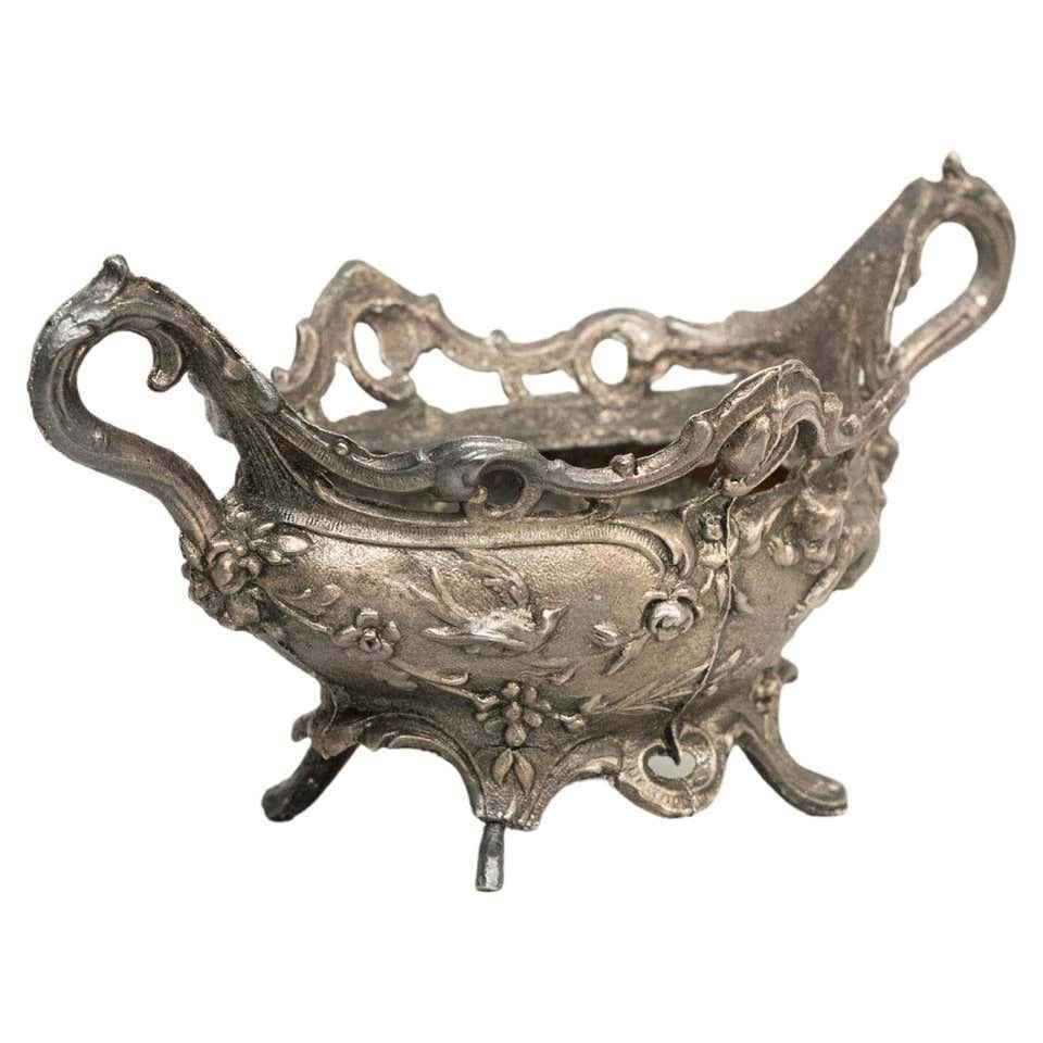 Saucière en métal, vers 1930 en vente 5