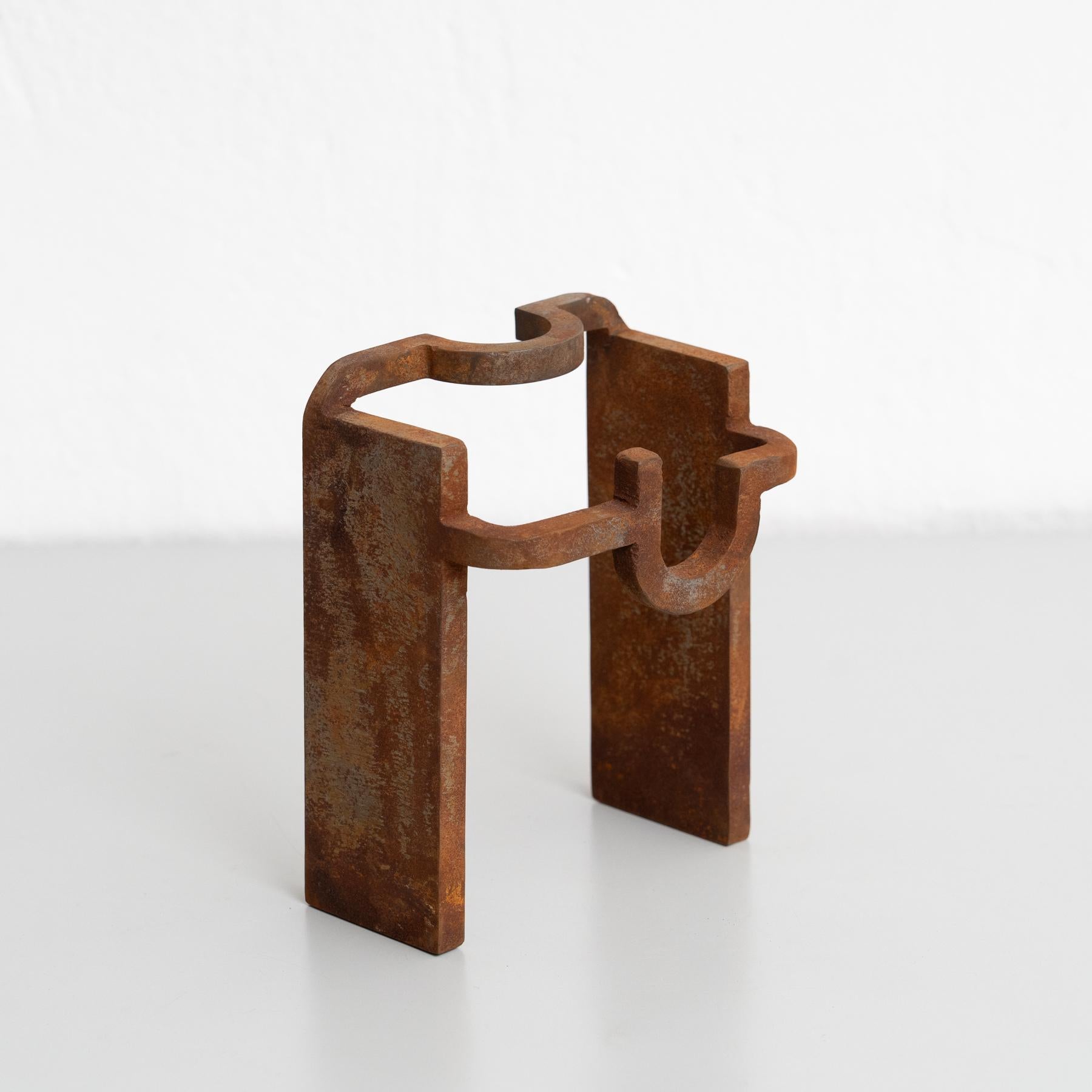 Spagnolo Scultura in metallo con finitura a ruggine - stile Chillida, Spagna, anni '90 in vendita