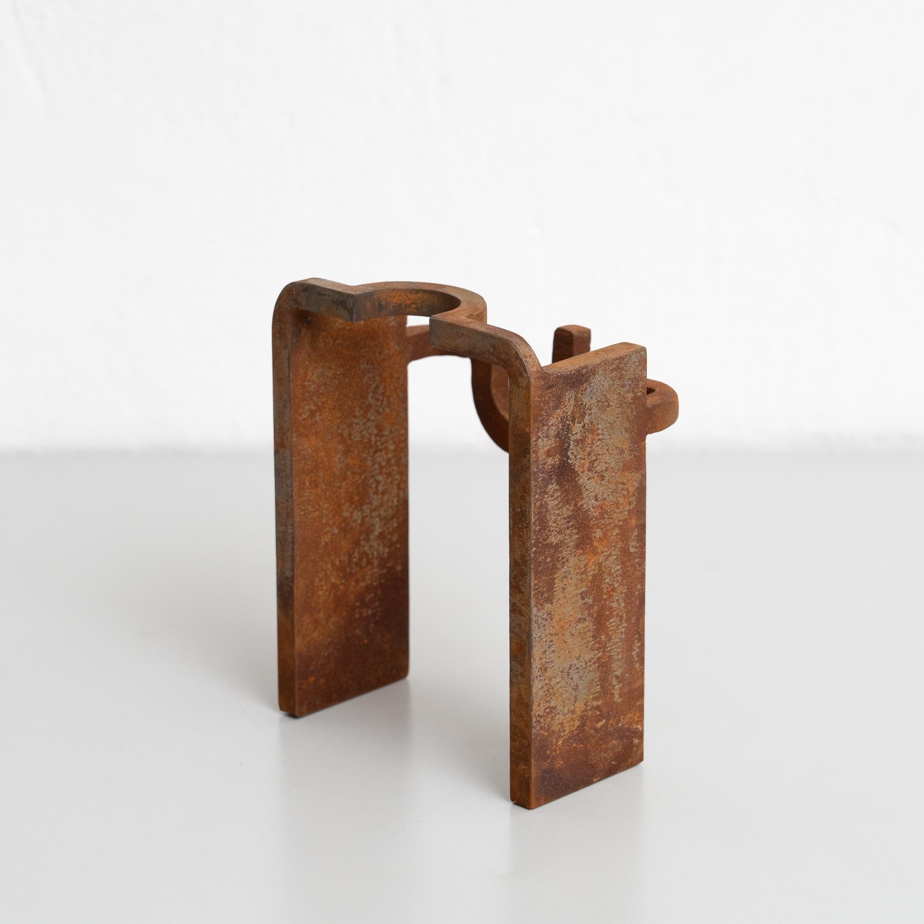Metallo Scultura in metallo con finitura a ruggine - stile Chillida, Spagna, anni '90 in vendita