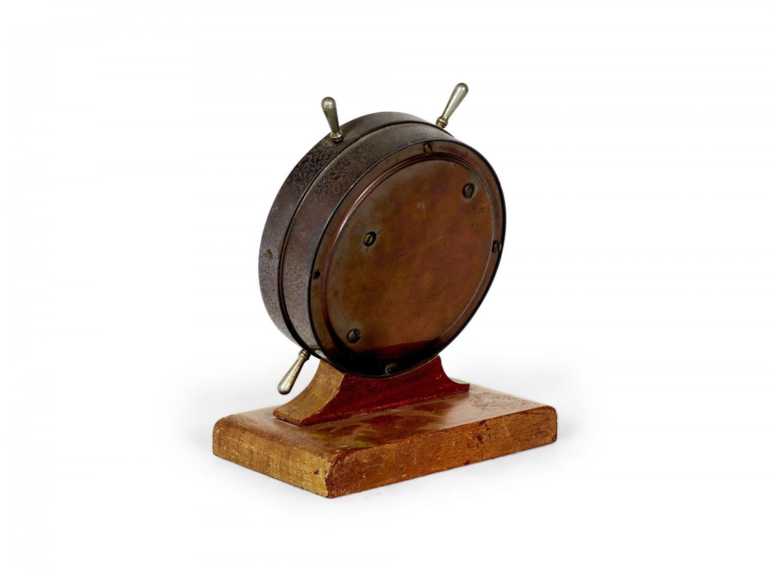 Inconnu Metal Ship-Wheel Barometer en vente