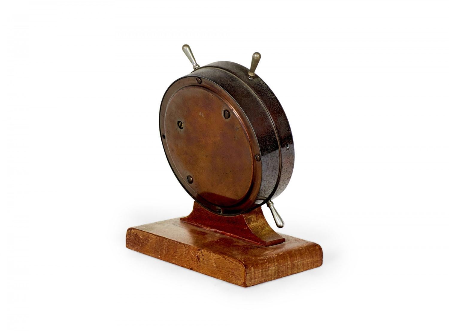 XIXe siècle Metal Ship-Wheel Barometer en vente